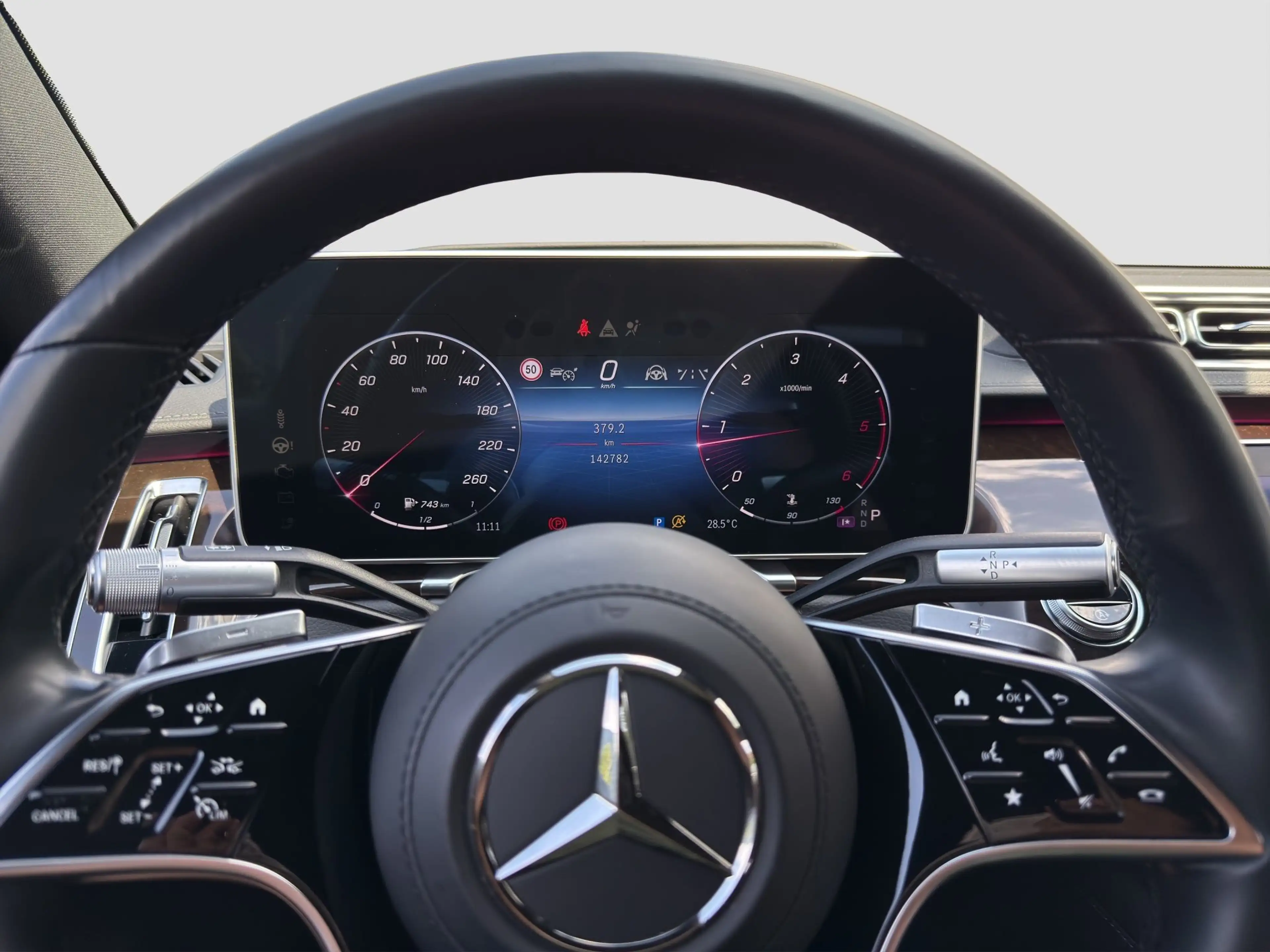 Mercedes-Benz S 400 d 4MATIC Aut. Panorama/10°/3D-Display/IR-Vergla... — photo 11