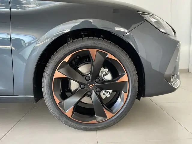 Cupra Leon view 8