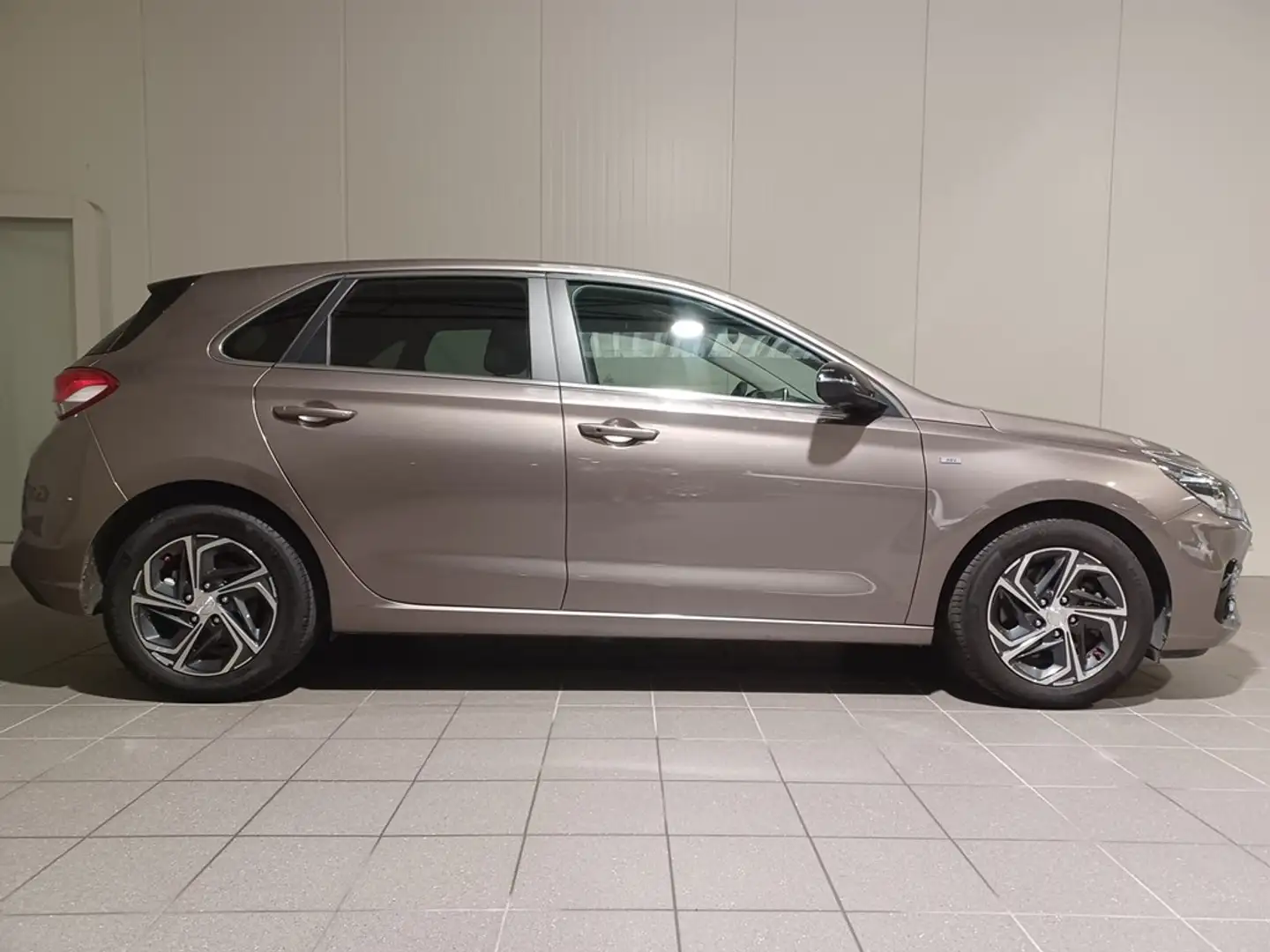 Hyundai i30 1.5 T-GDi 48v Techno |navi|camera|cruise|alu16" Bruin - 2