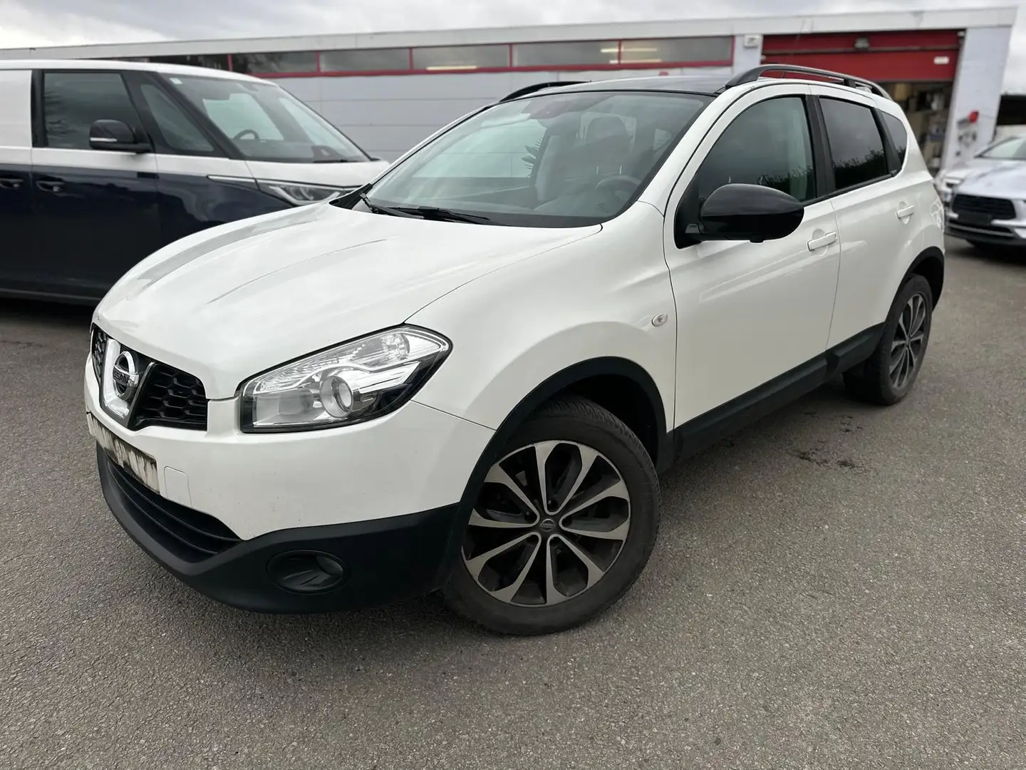 Nissan Qashqai 1.6 dCi 2WD Connect Edition Wit - 1