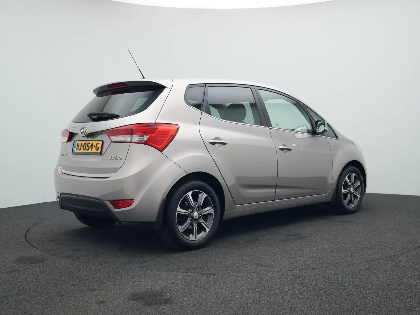 Hyundai iX20 1.4i Go! | Navigatie | Camera | Airco | Wit - 2
