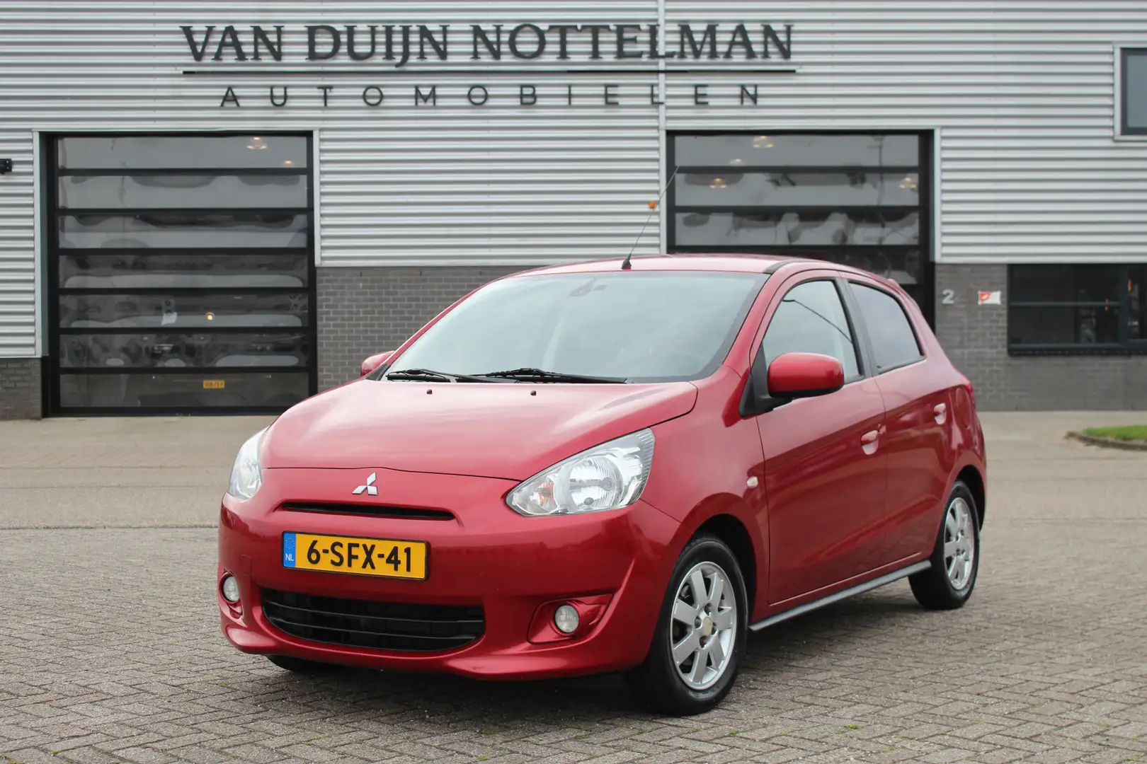 Mitsubishi Space Star 1.2 Instyle / Automaat / Camera / Keyless Rojo - 1