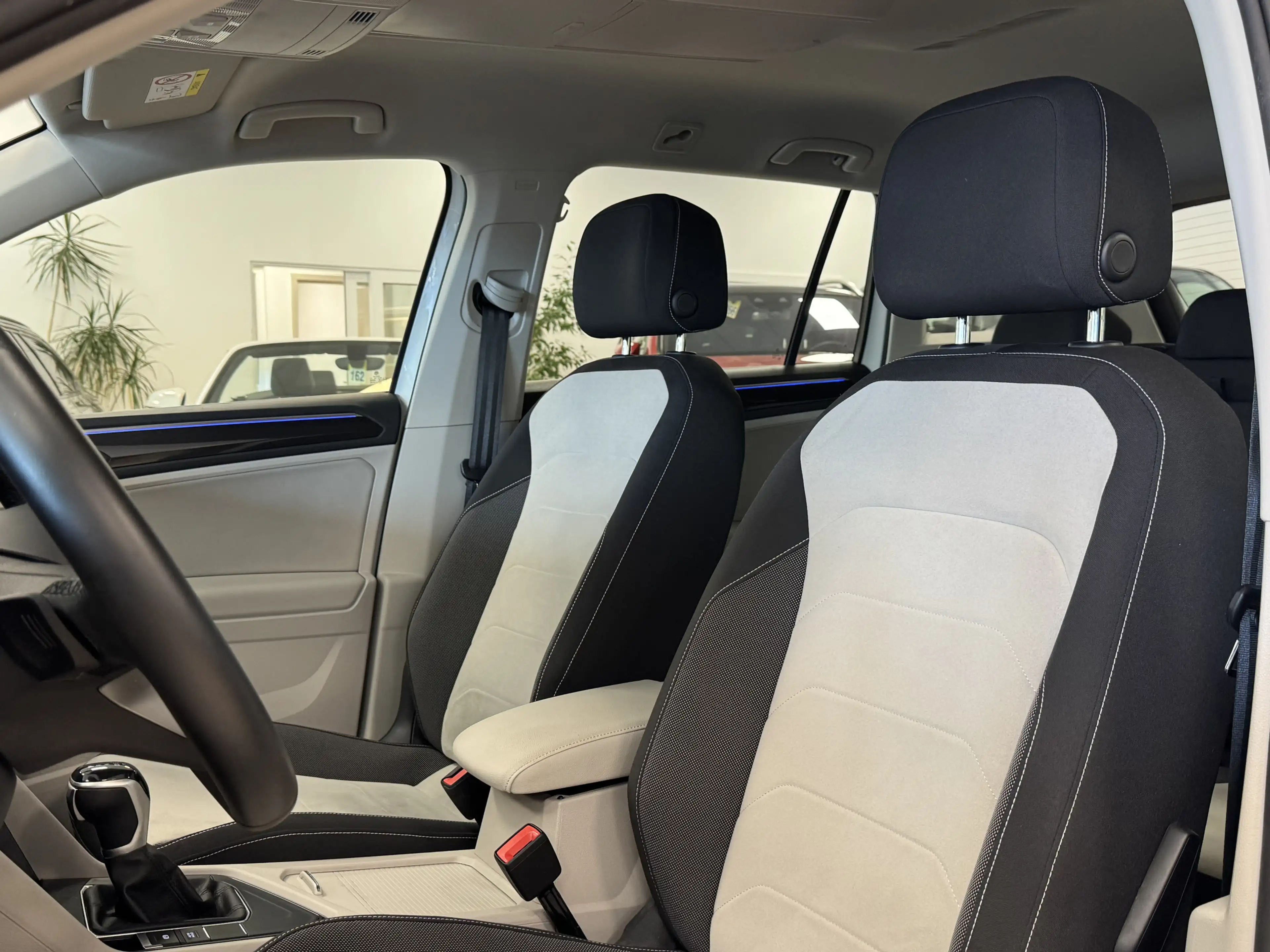 Volkswagen Tiguan Elegance*Navi*CarPlay*IQ.Light*ACC*SHZ*1H — photo 14