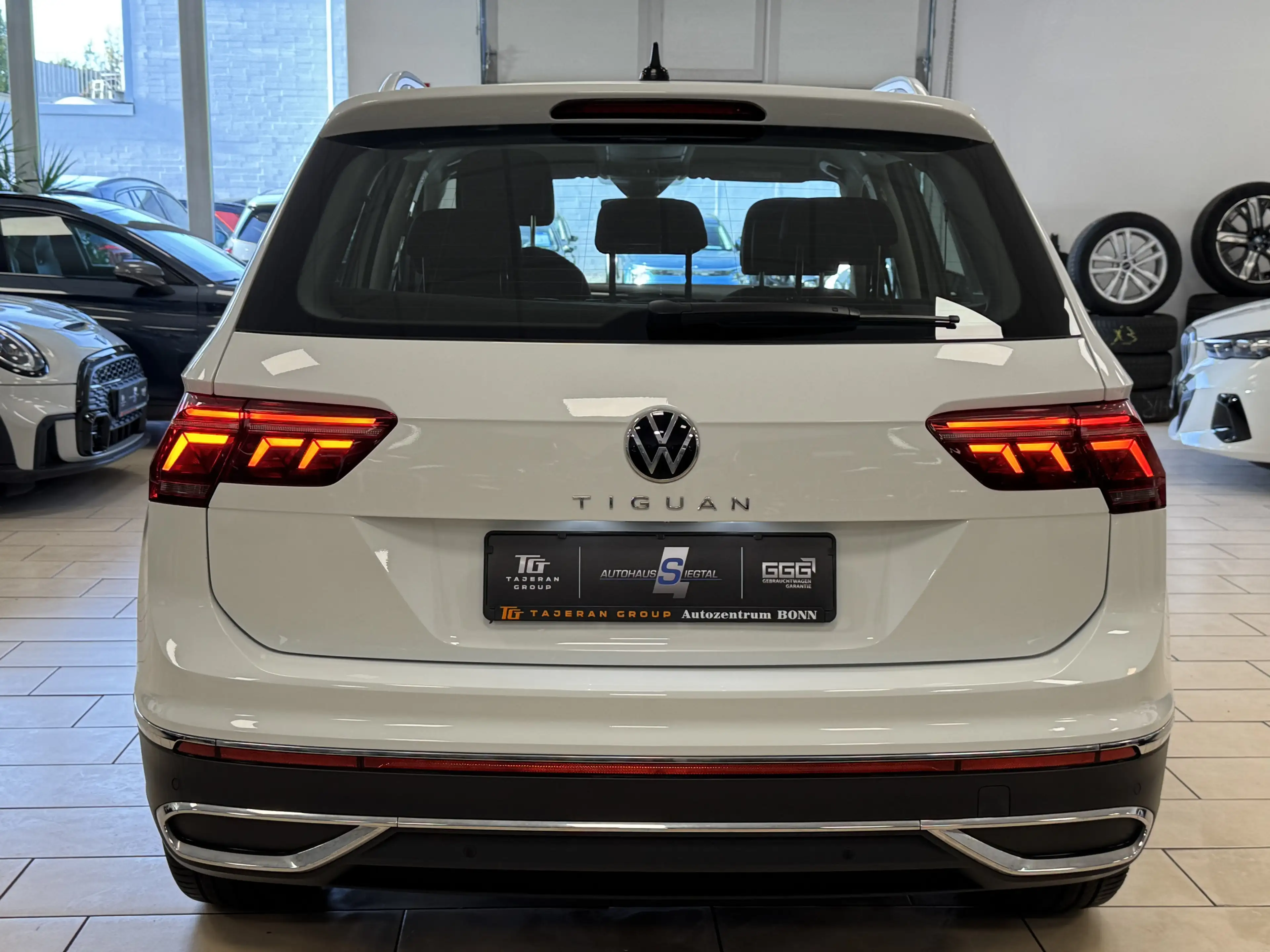 Volkswagen Tiguan Elegance*Navi*CarPlay*IQ.Light*ACC*SHZ*1H — photo 7