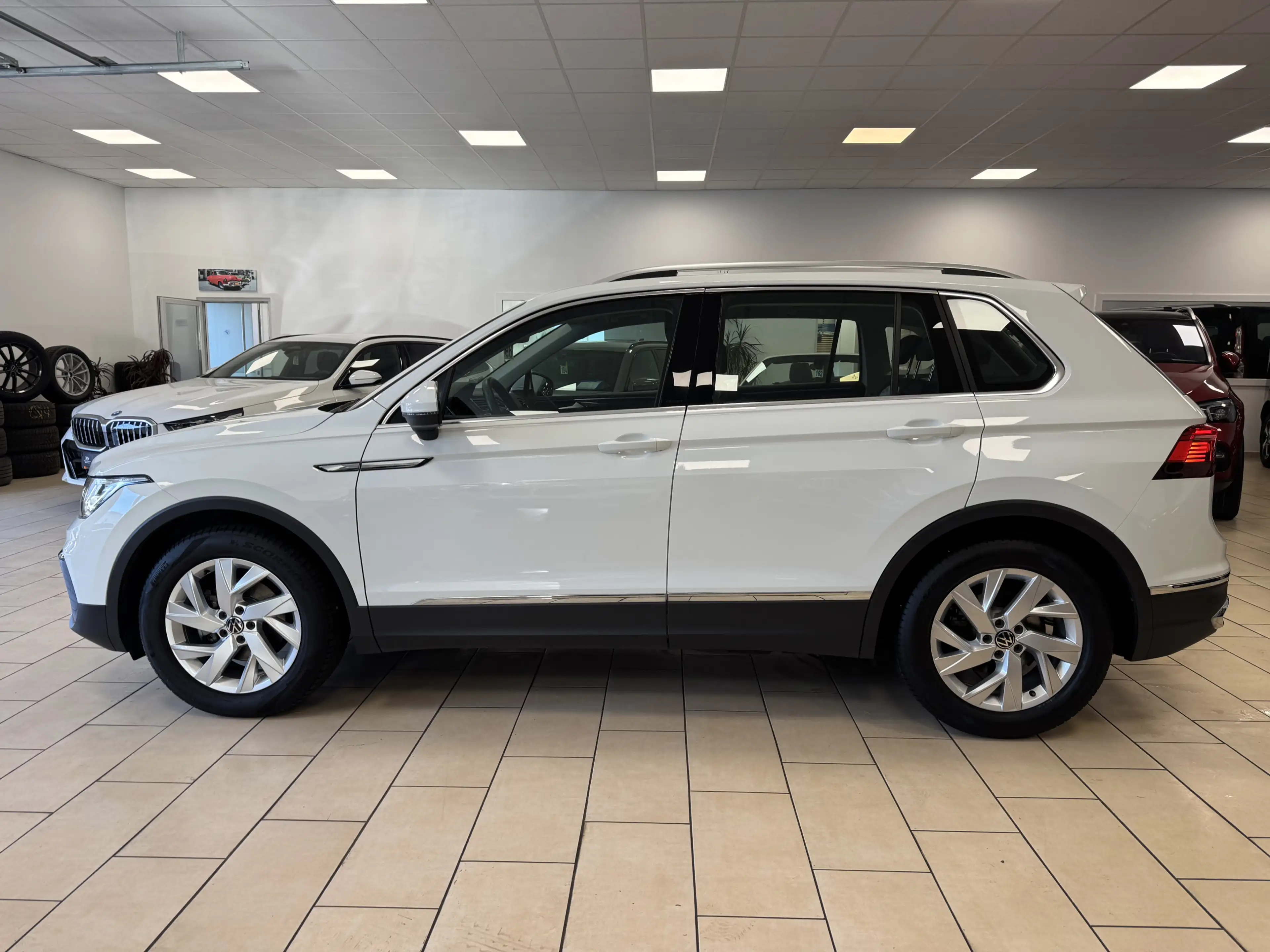 Volkswagen Tiguan Elegance*Navi*CarPlay*IQ.Light*ACC*SHZ*1H — photo 11