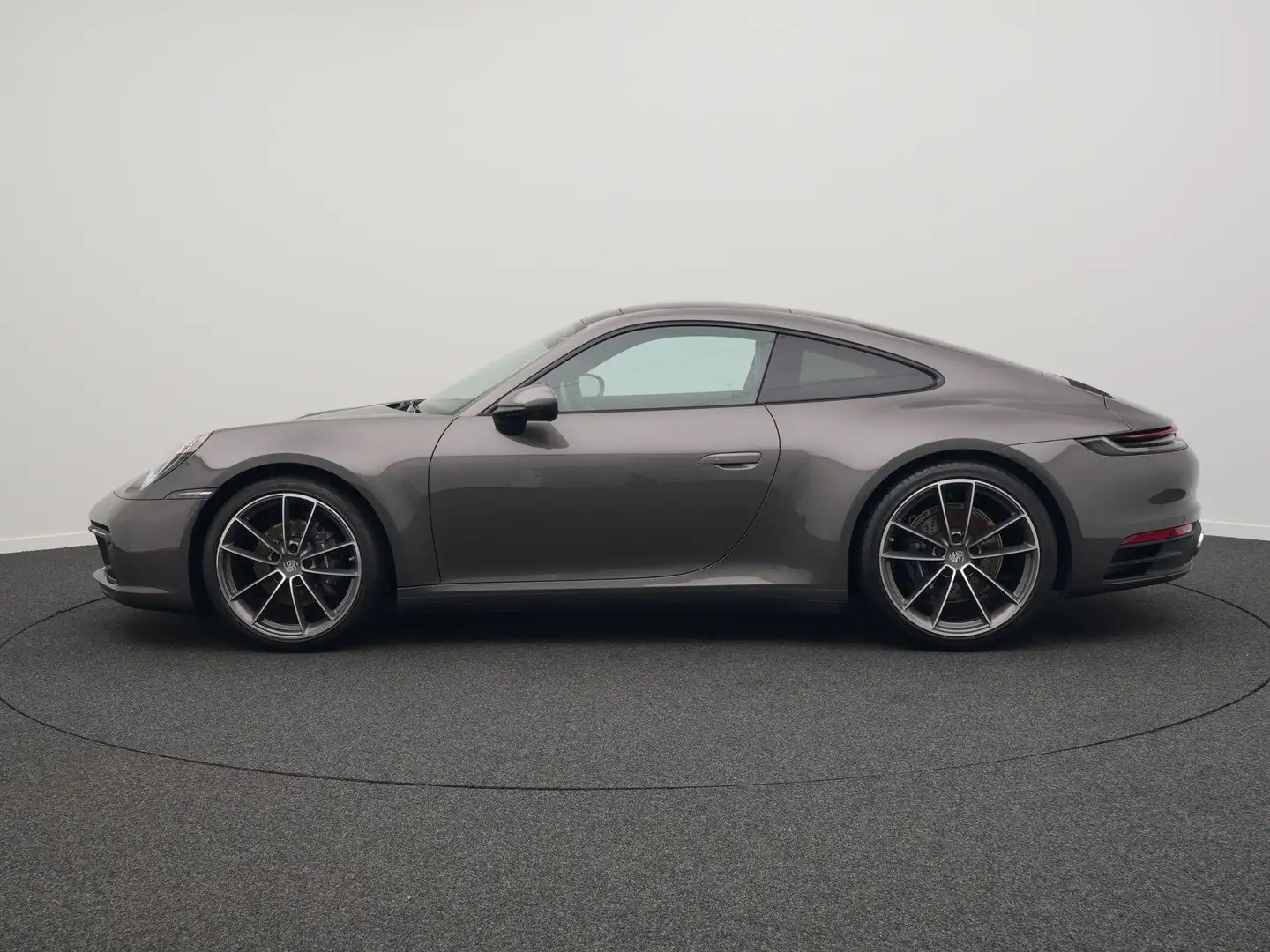 Porsche 992 Carrera - 2