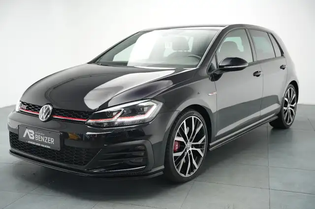 Volkswagen Golf view 4