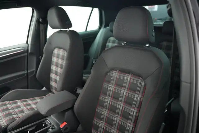 Volkswagen Golf view 13