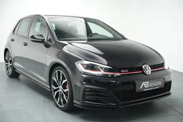 Volkswagen Golf view 2