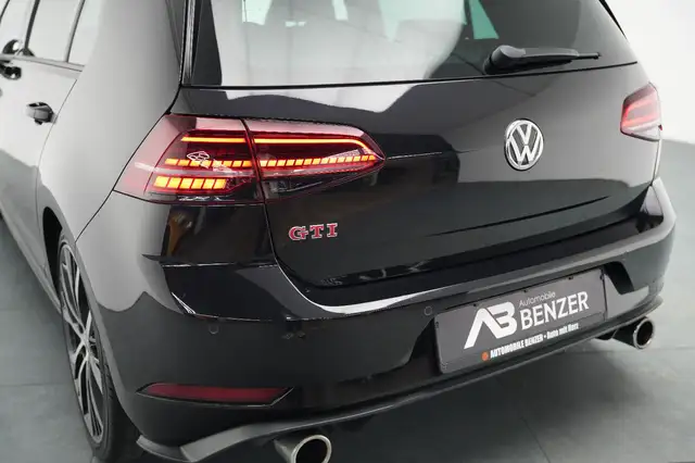 Volkswagen Golf view 10