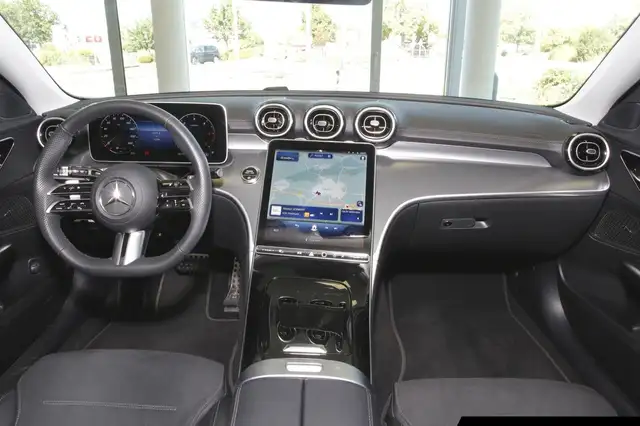 Mercedes-Benz C-Class view 10