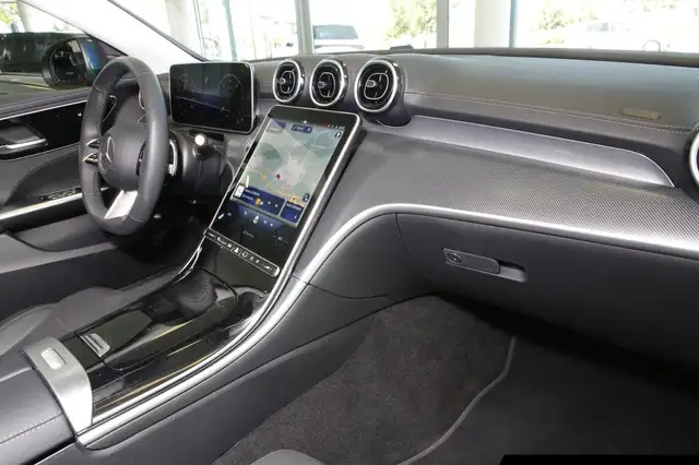 Mercedes-Benz C-Class view 7