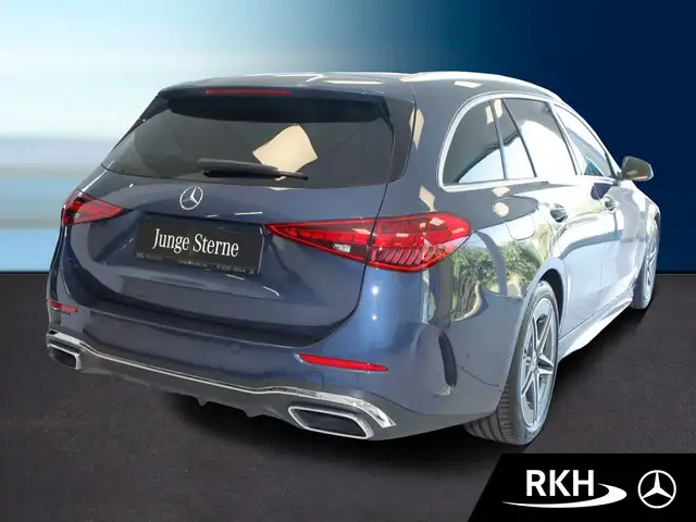 Mercedes-Benz C-Class view 3