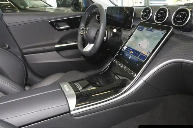 Mercedes-Benz C-Class view 8