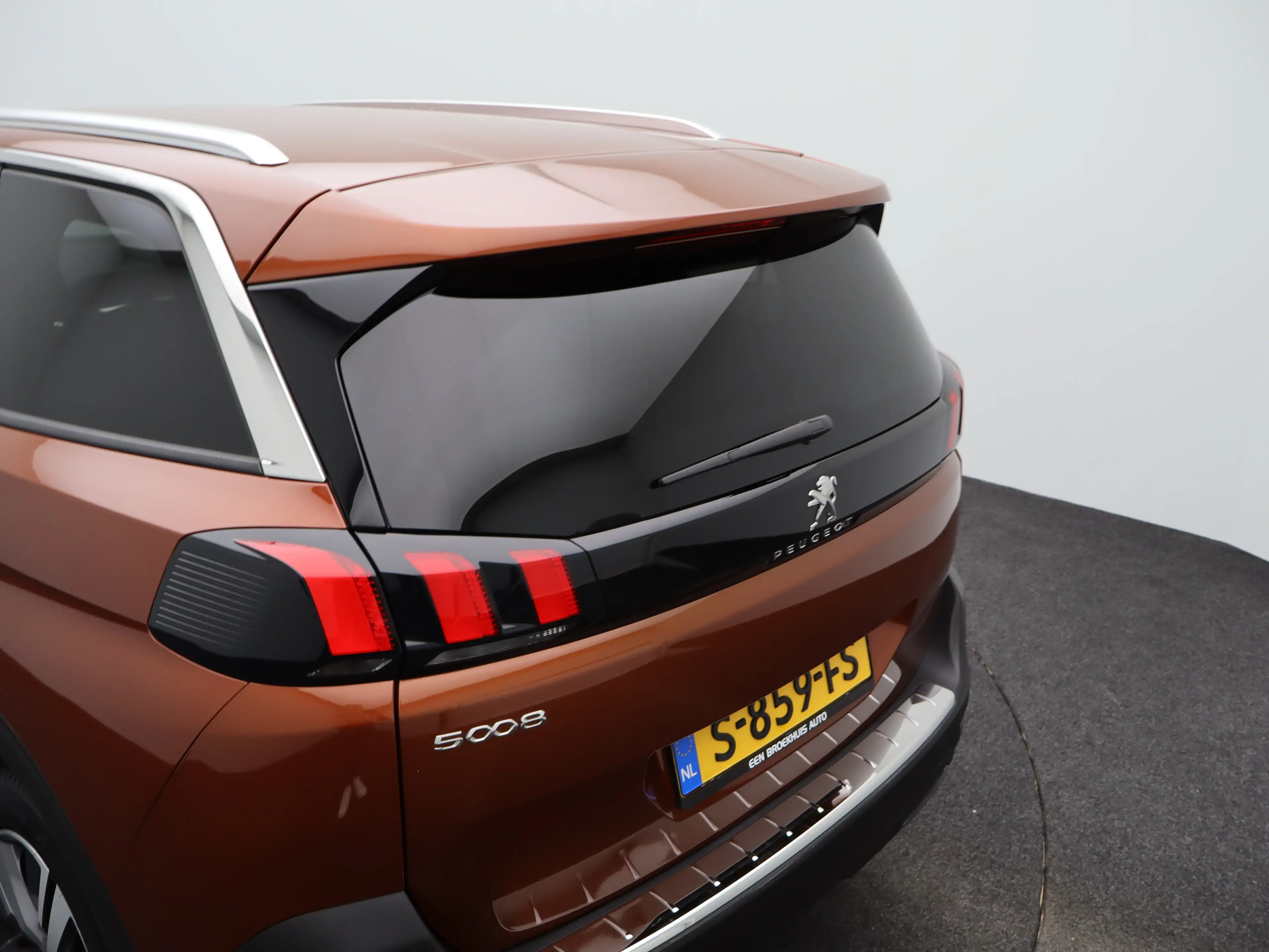 Peugeot 5008 1.2 PureTech Allure Pack Business | Carplay | 7-pe — photo 42
