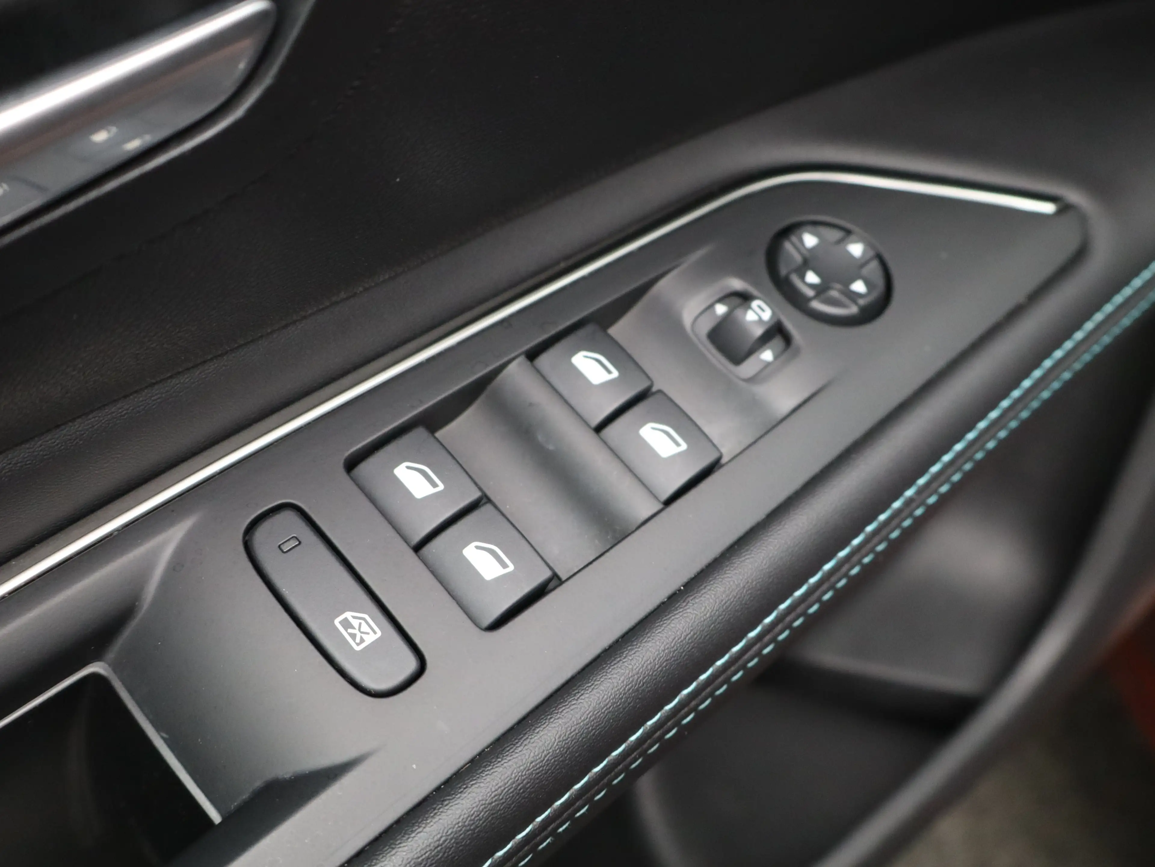 Peugeot 5008 1.2 PureTech Allure Pack Business | Carplay | 7-pe — photo 33