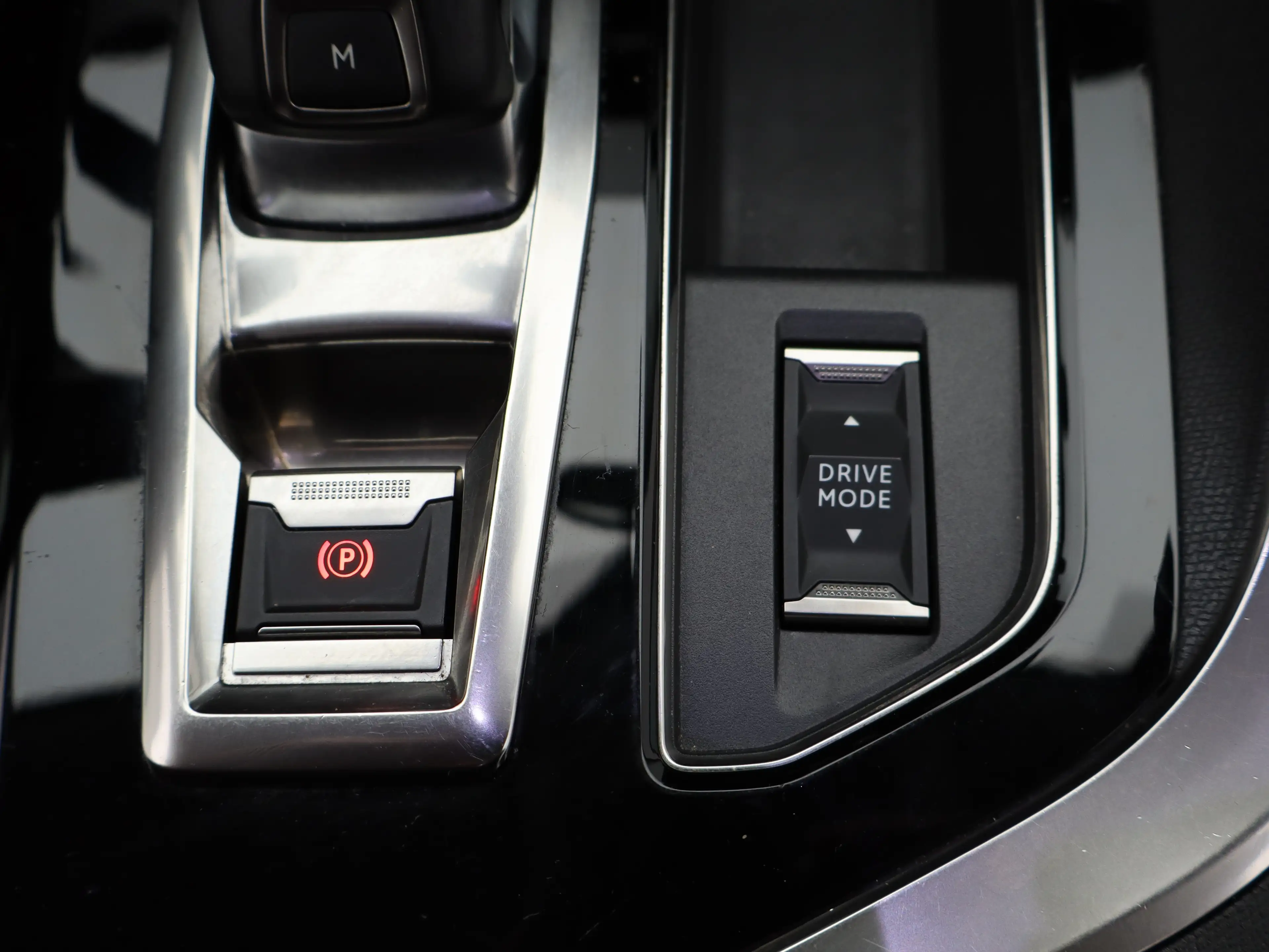 Peugeot 5008 1.2 PureTech Allure Pack Business | Carplay | 7-pe — photo 28