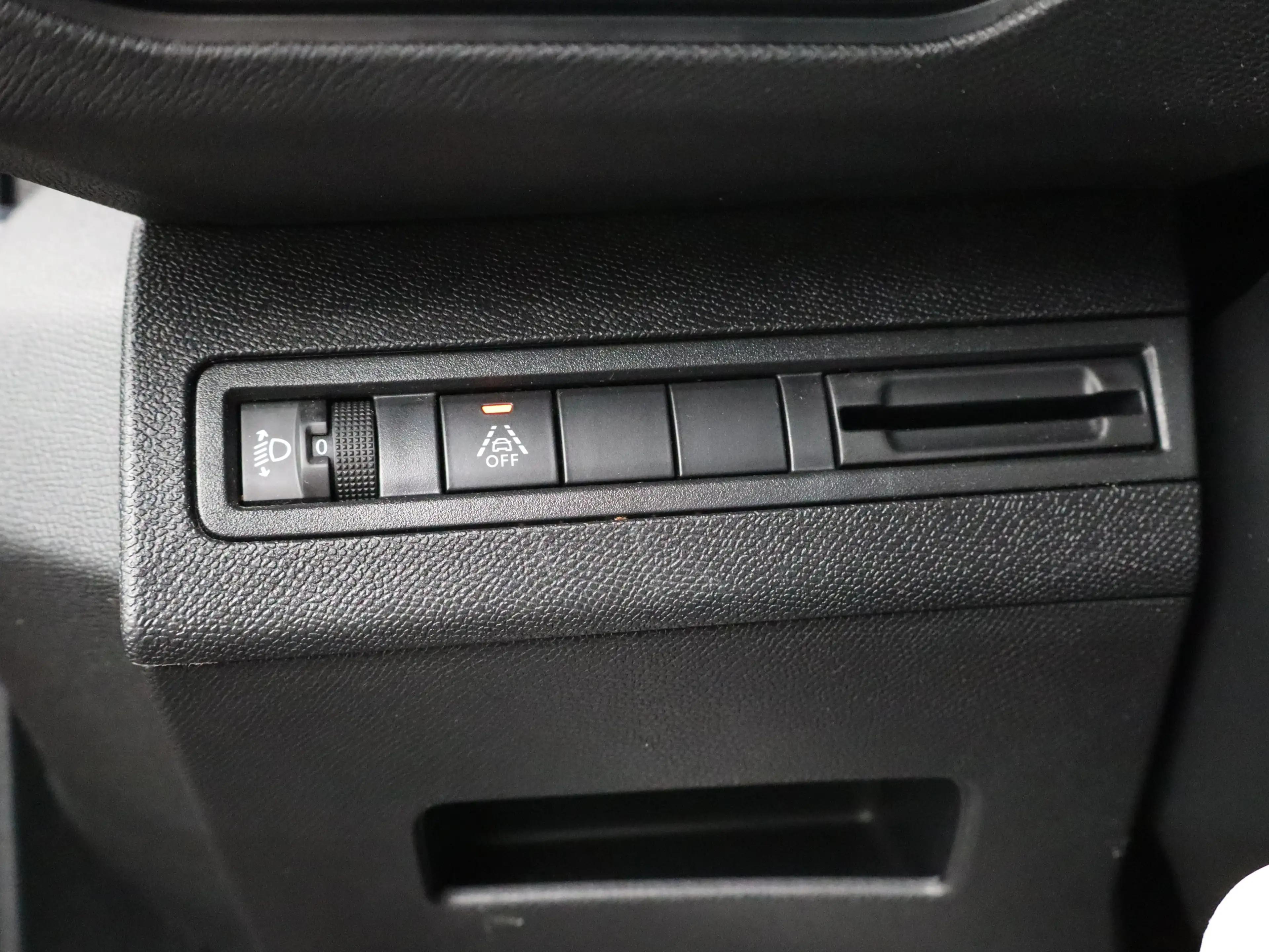 Peugeot 5008 1.2 PureTech Allure Pack Business | Carplay | 7-pe — photo 32
