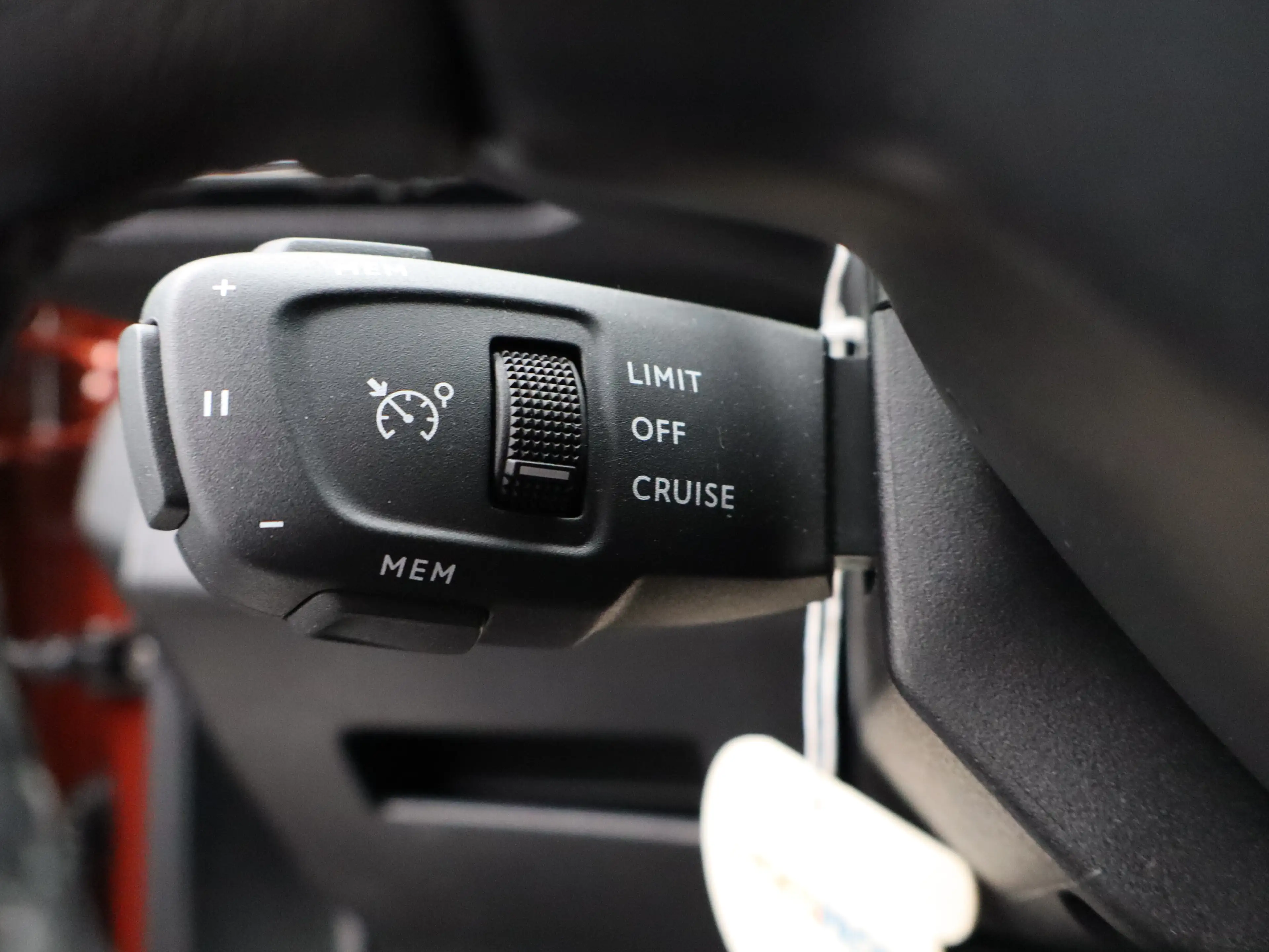 Peugeot 5008 1.2 PureTech Allure Pack Business | Carplay | 7-pe — photo 31
