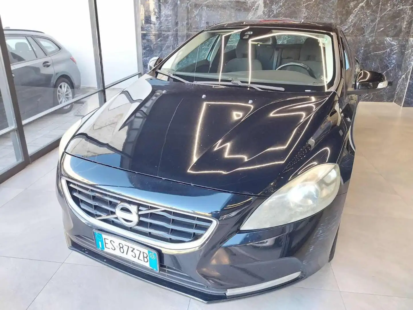 Volvo V40 D2 1.6 Momentum Nero - 2