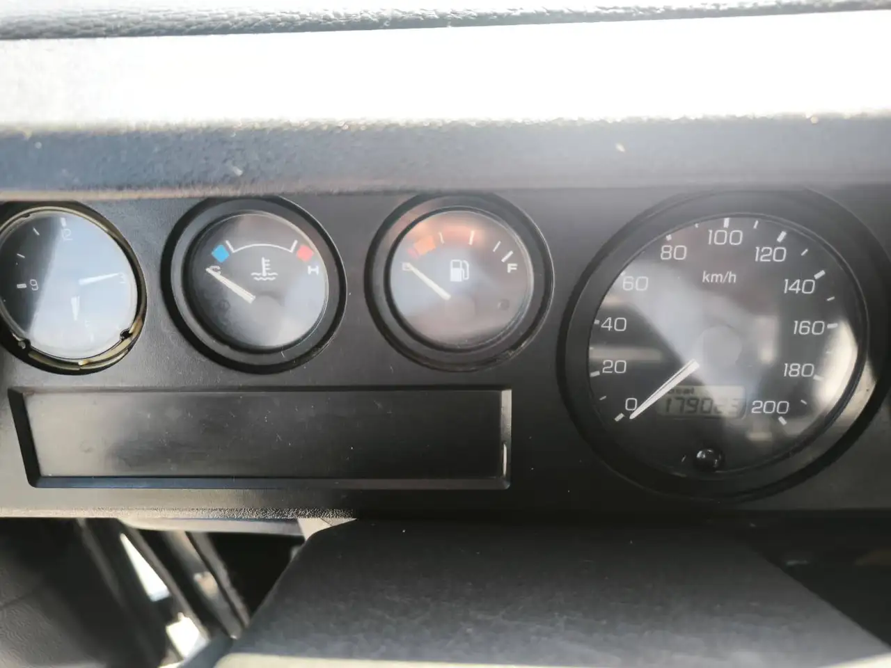 Land Rover Defender 90 2.5 TD5 122CV (AUTOCARRO), foto 6