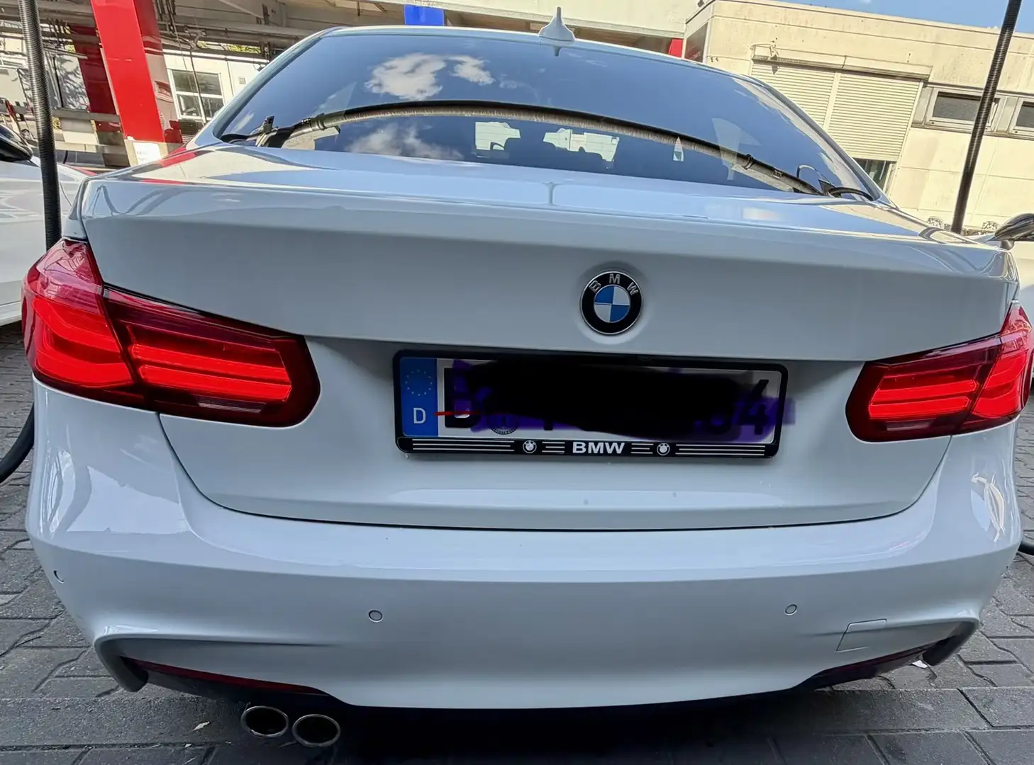 BMW 330 330d xDrive M Sport Automatic M Sport - 2
