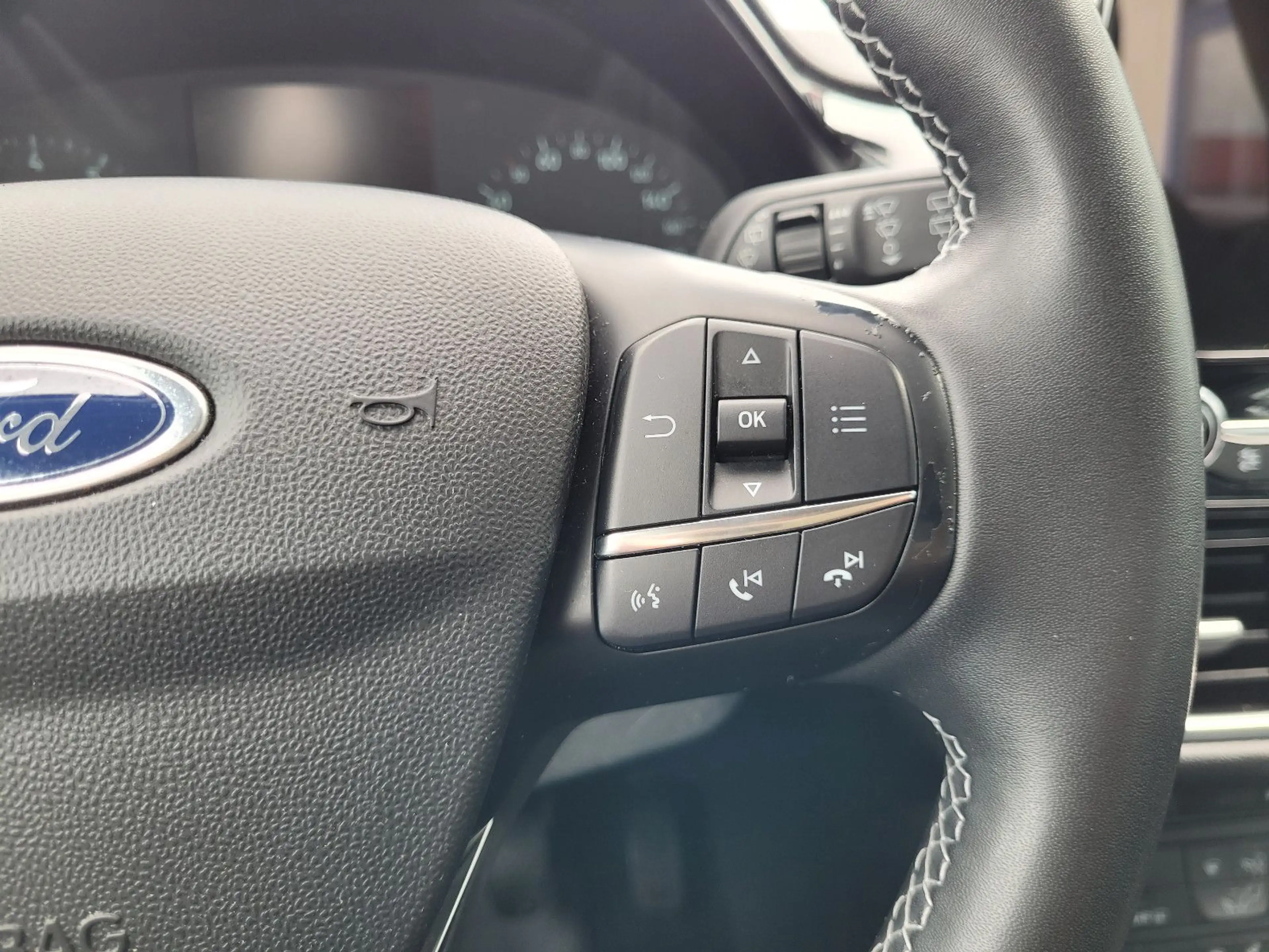 Ford Fiesta Trend — photo 21
