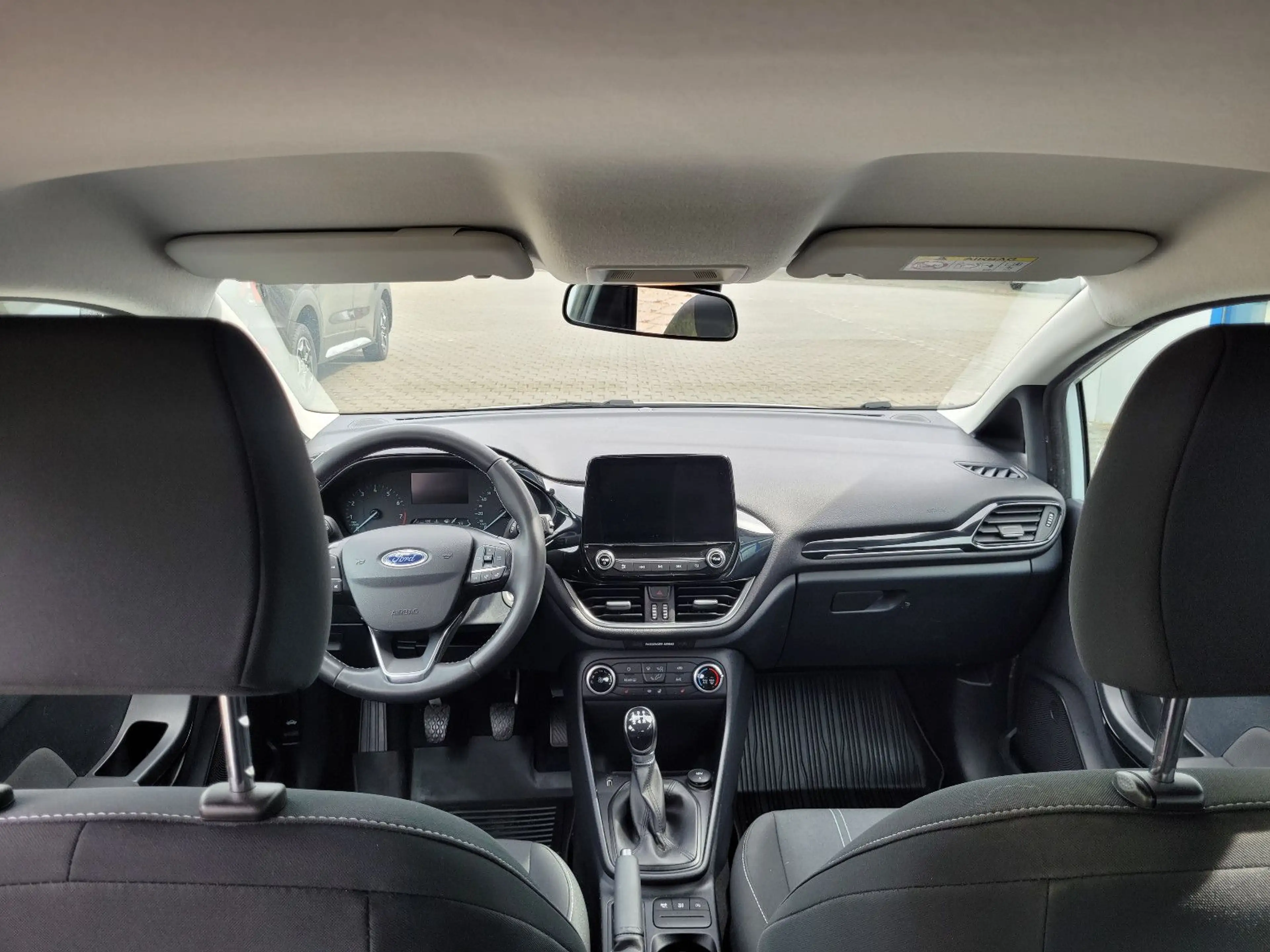 Ford Fiesta Trend — photo 35