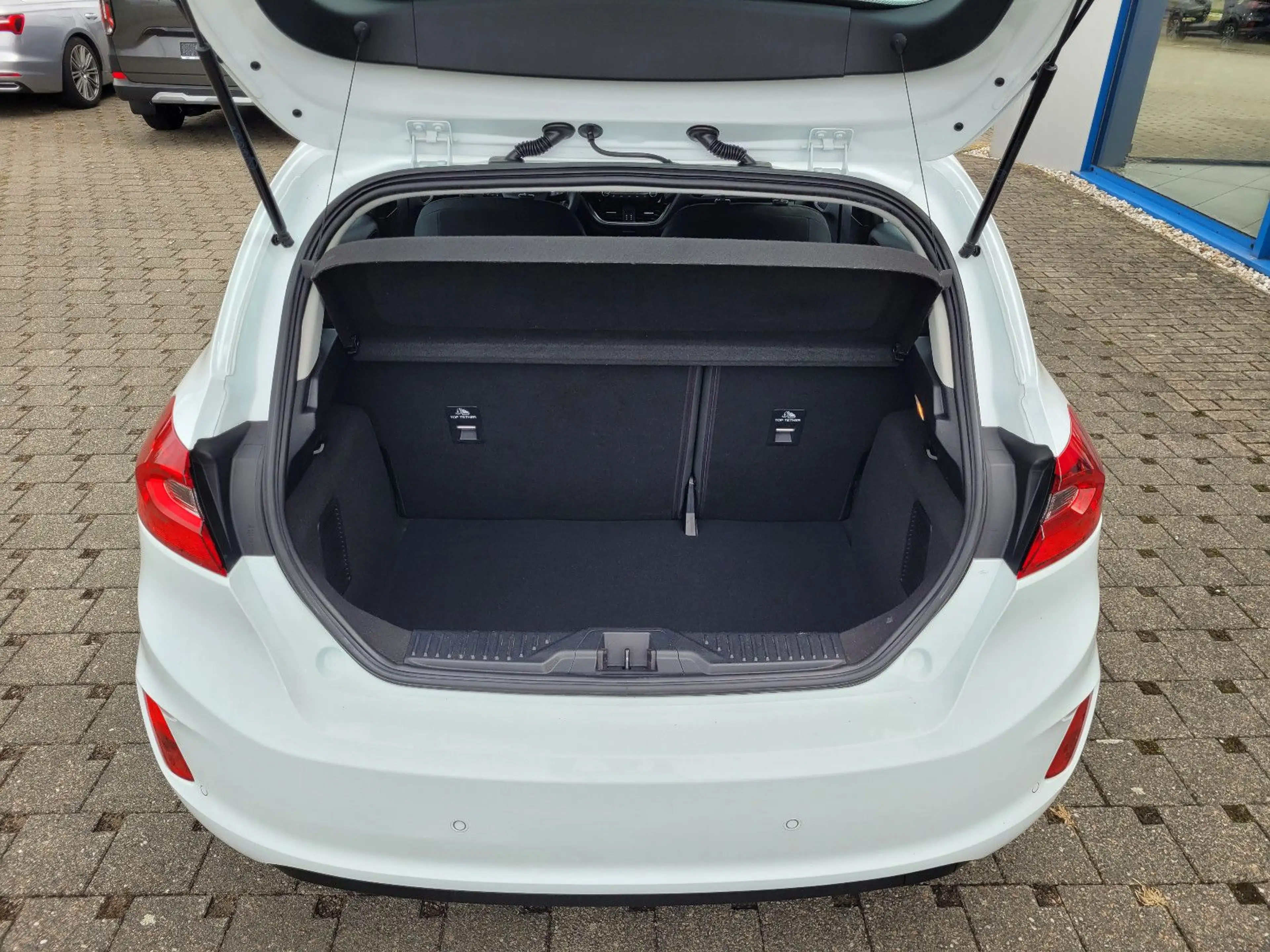Ford Fiesta Trend — photo 15