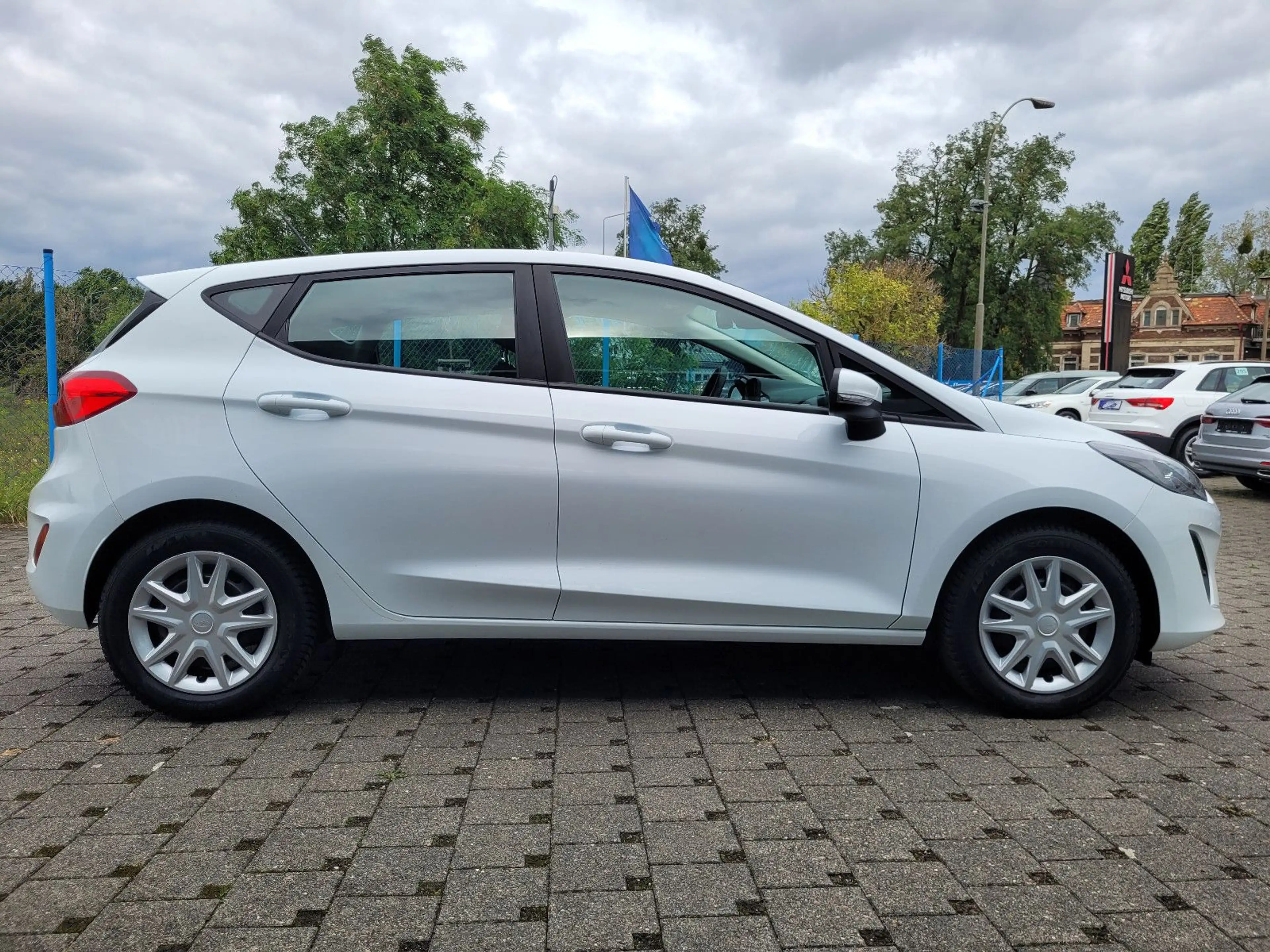 Ford Fiesta Trend — photo 9