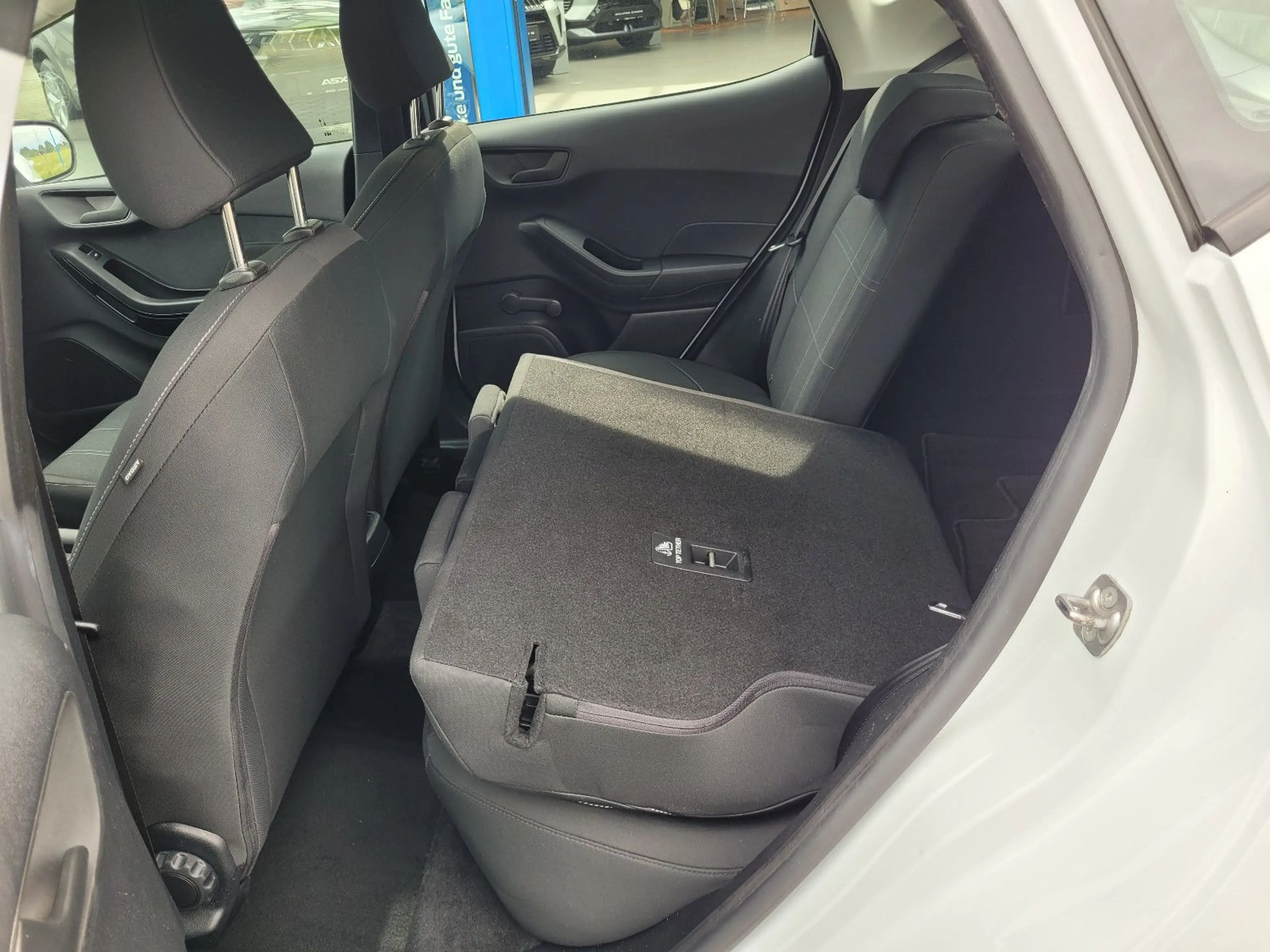Ford Fiesta Trend — photo 37