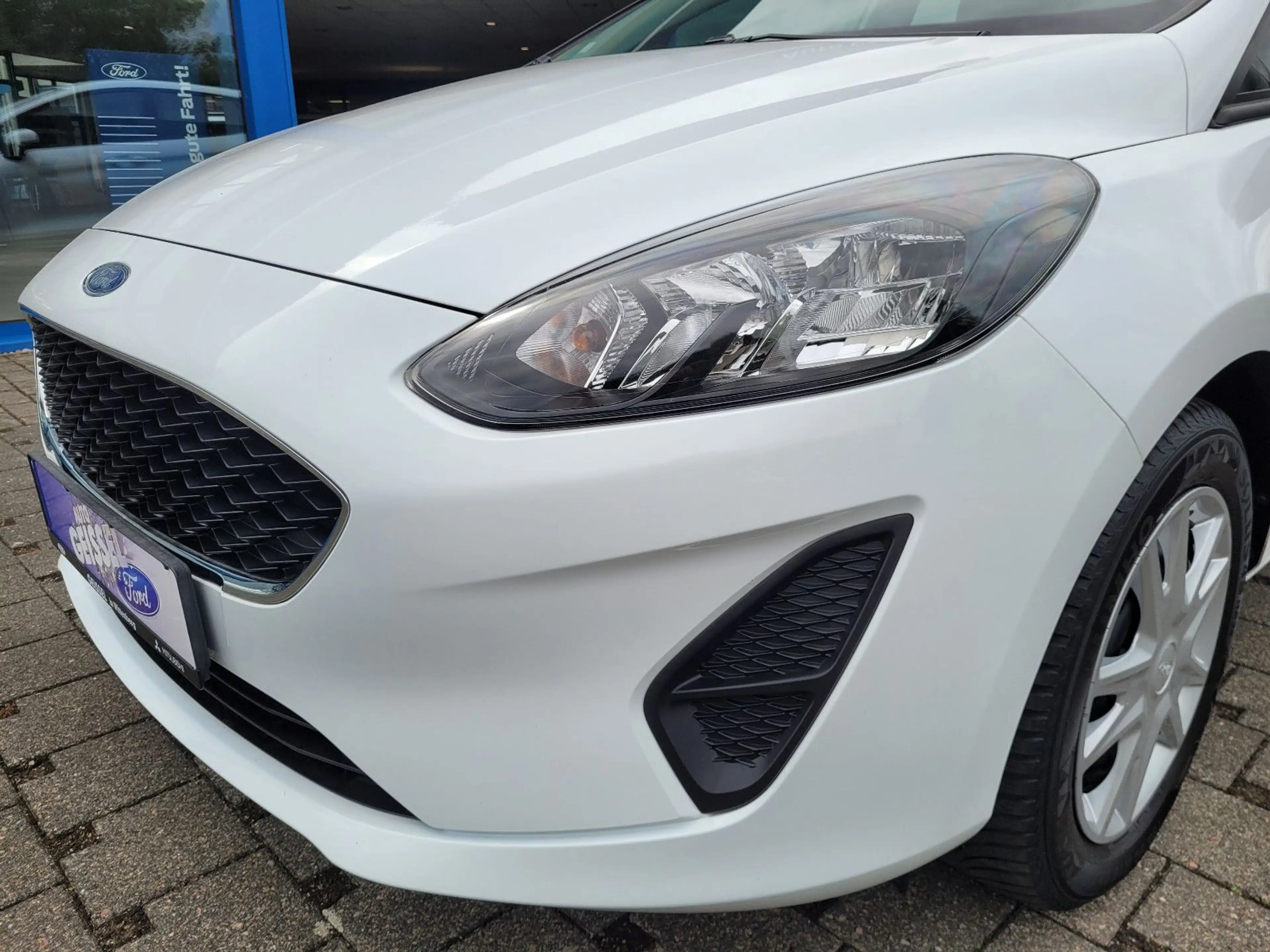 Ford Fiesta Trend — photo 11