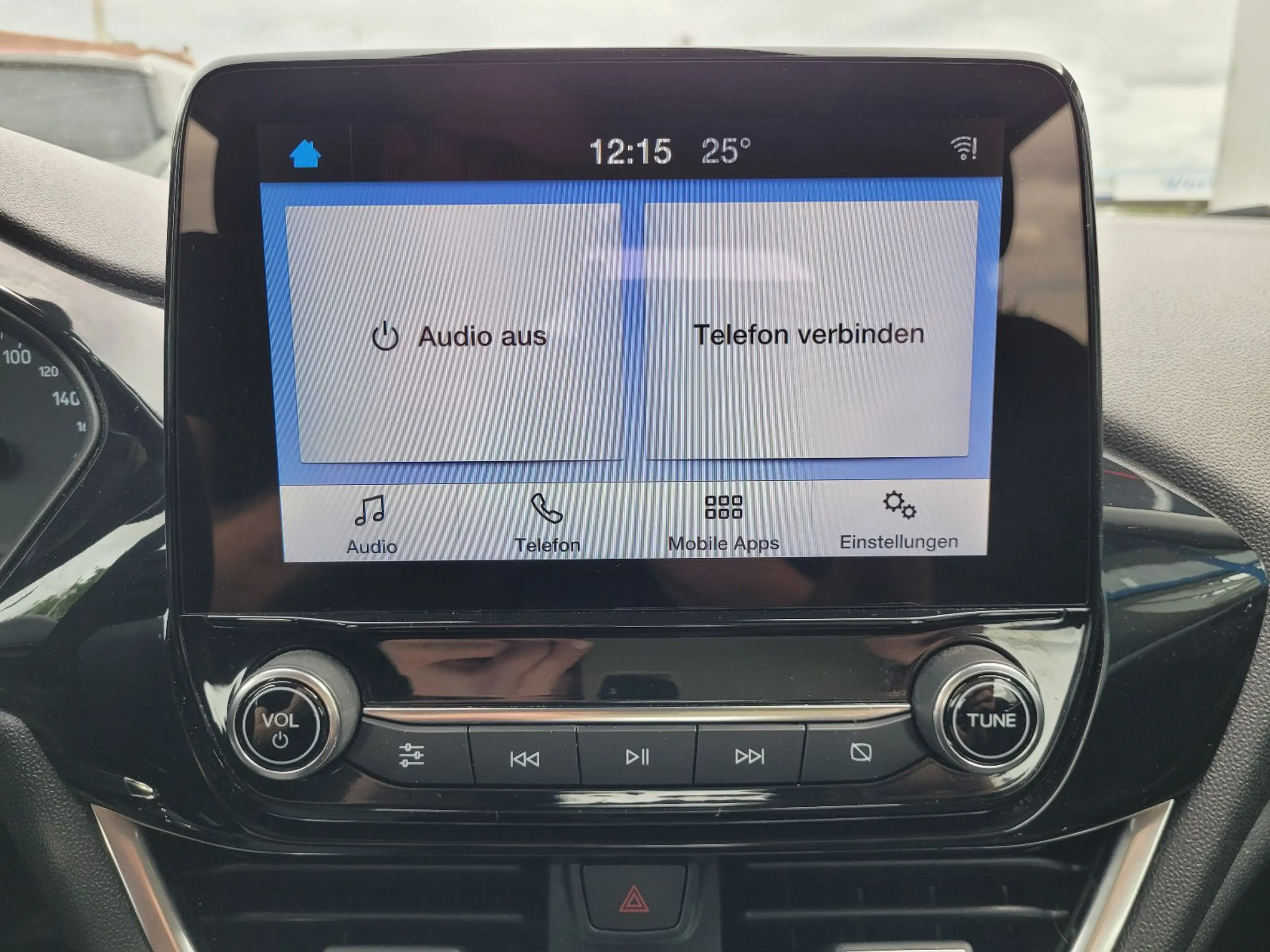 Ford Fiesta Trend — photo 25