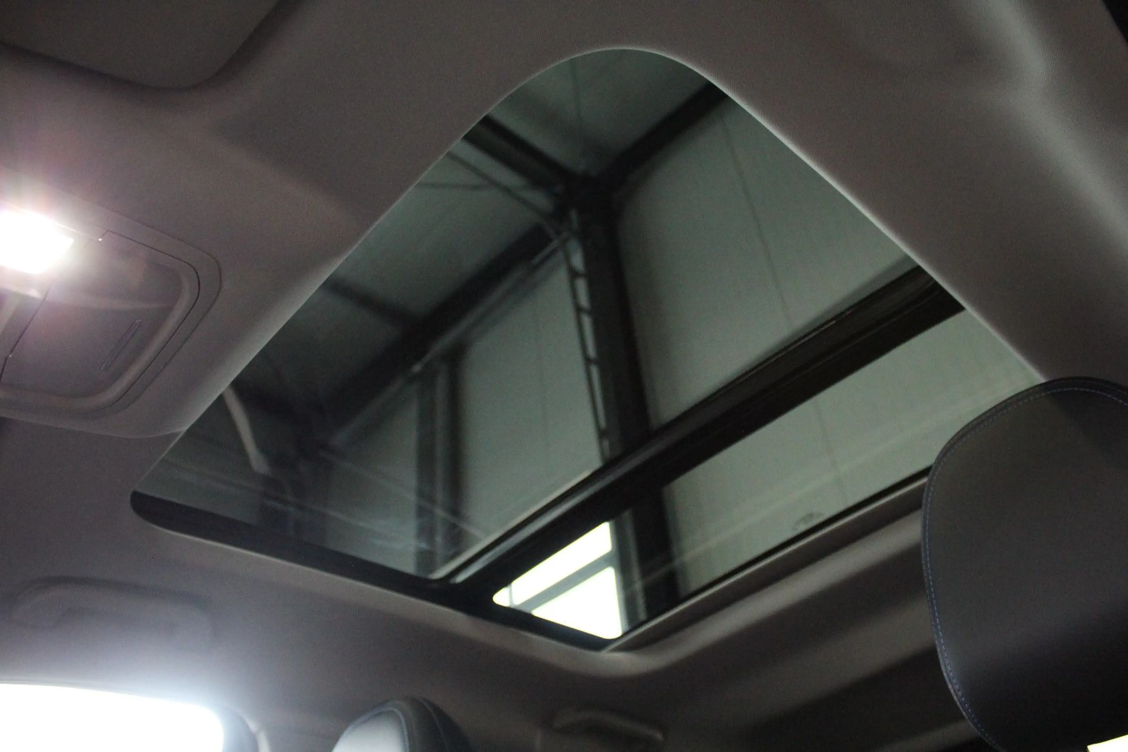 GWM ORA 03 400 Pro+(elektr. Heckklappe, Pano-Dach) — photo 11
