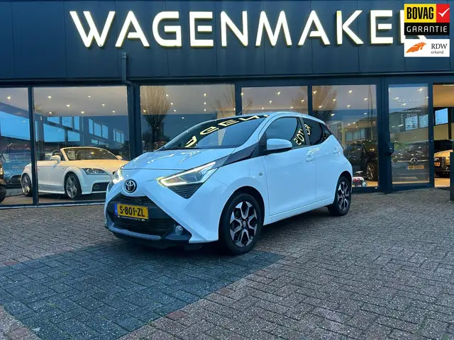 Toyota Aygo 1.0 VVT-i x-play AUTOMAAT|Clima|CAM|Carplay|TEL