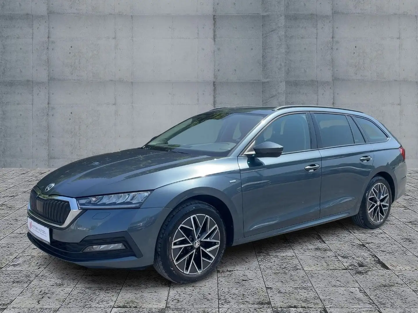Skoda Octavia Combi 2.0 TDI DSG CLEVER LED+NAV+SHZ+PDC Grau - 2