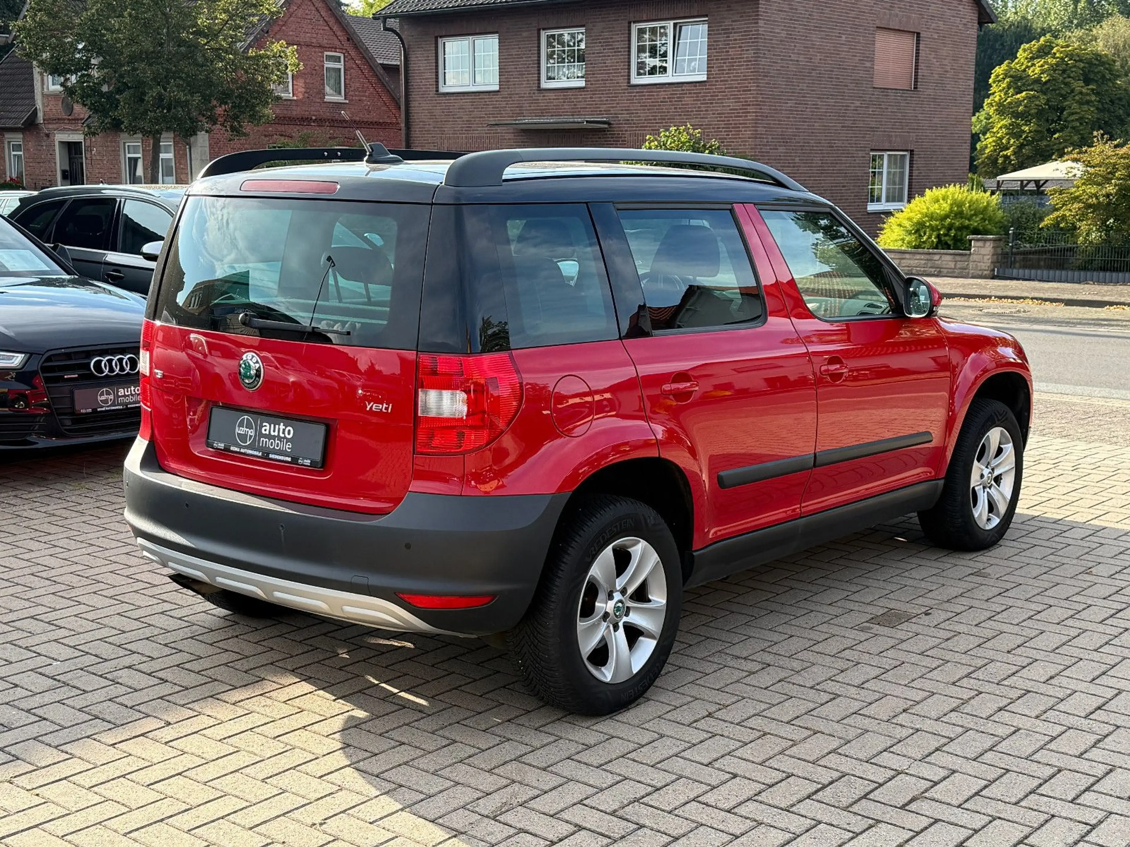 Skoda Yeti 1.4, TÜV neu, AHK, Scheckheft, Pano, Navi — photo 5