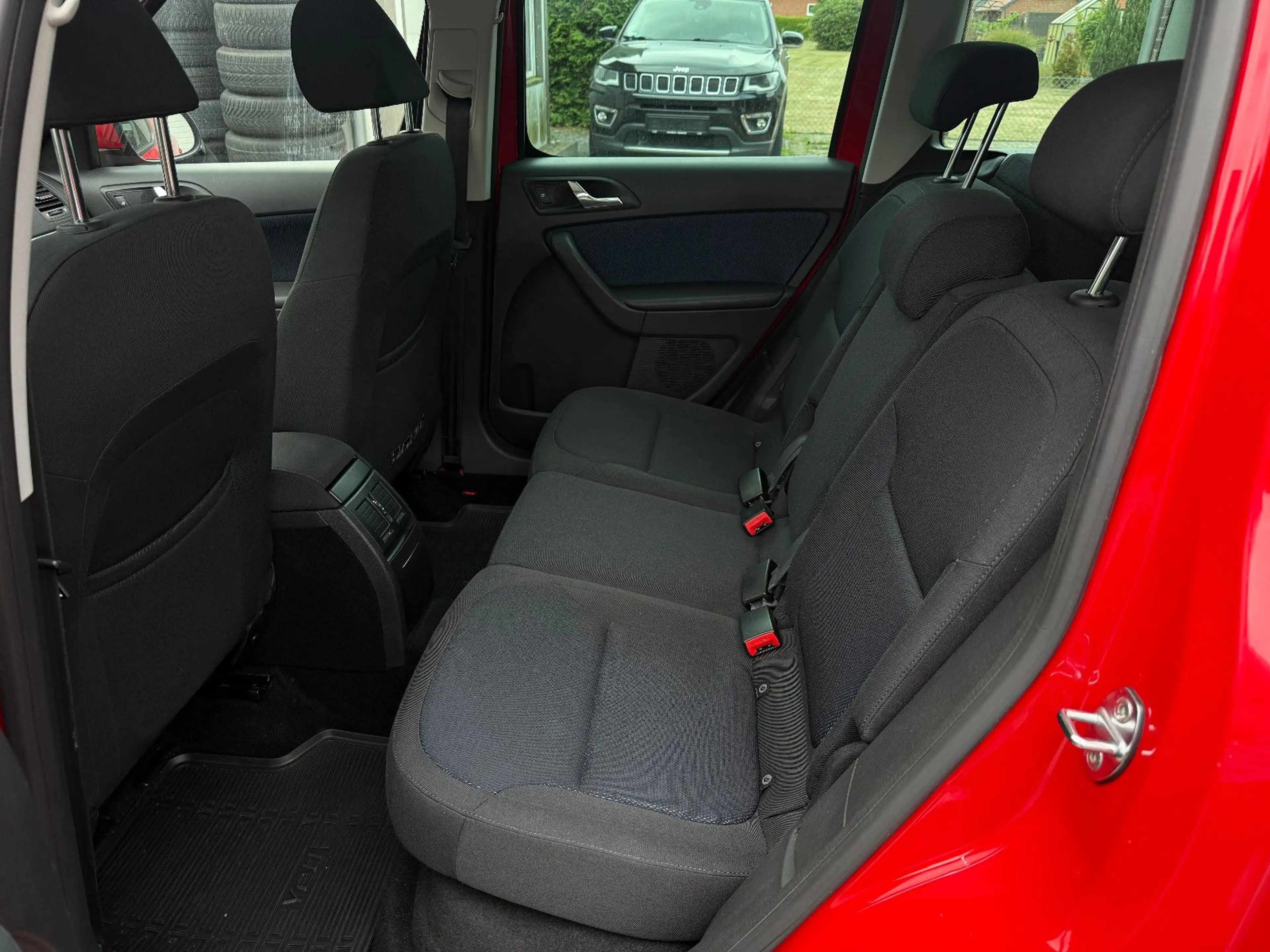 Skoda Yeti 1.4, TÜV neu, AHK, Scheckheft, Pano, Navi — photo 12