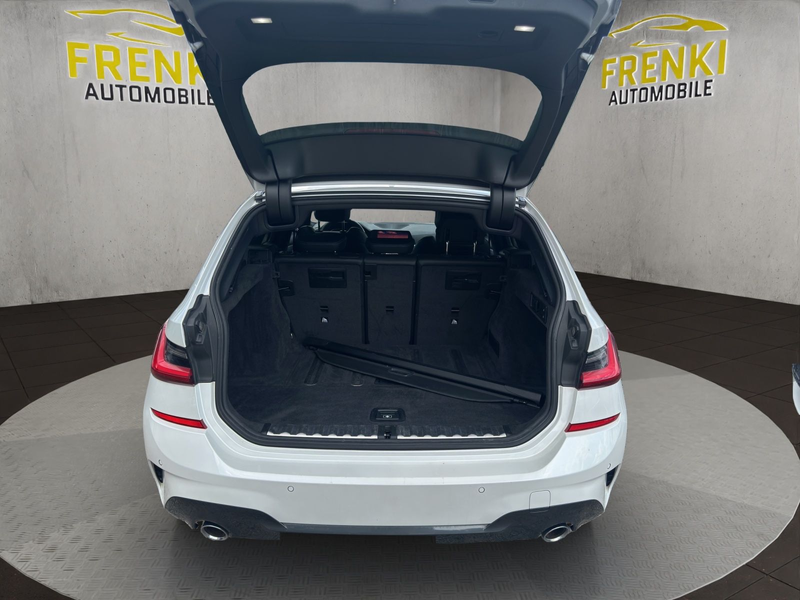 BMW 320 d xDrive Touring  M Sport — photo 10