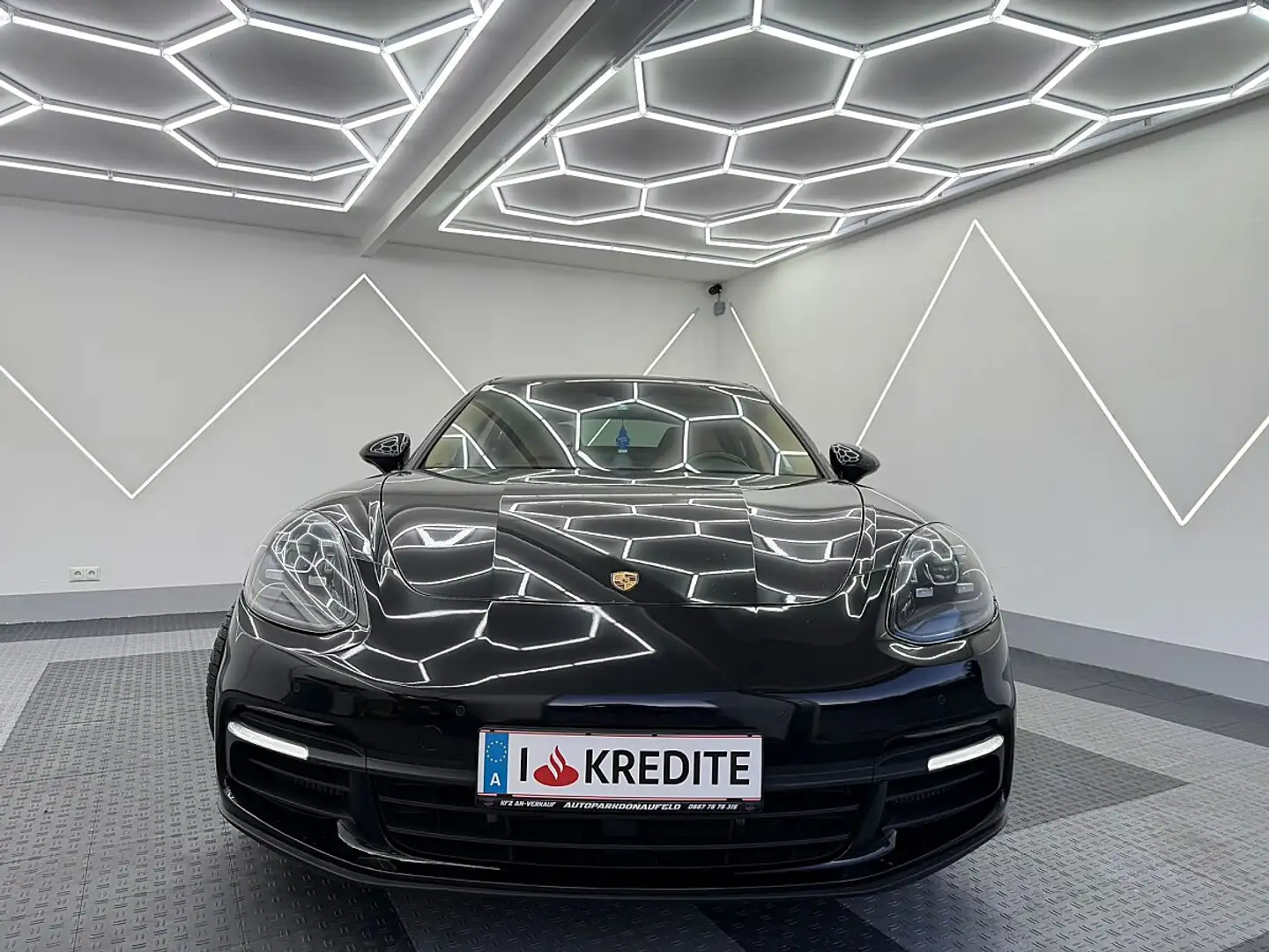 Porsche Panamera 4 E-Hybrid PHEV Aut. Schwarz - 2