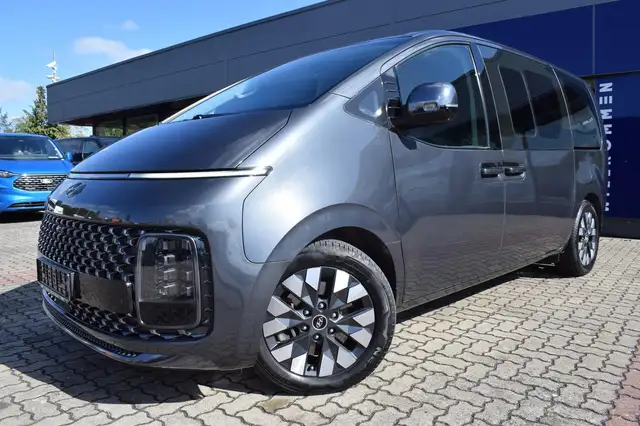 Hyundai STARIA 2.2 CRDi Signature 4WD