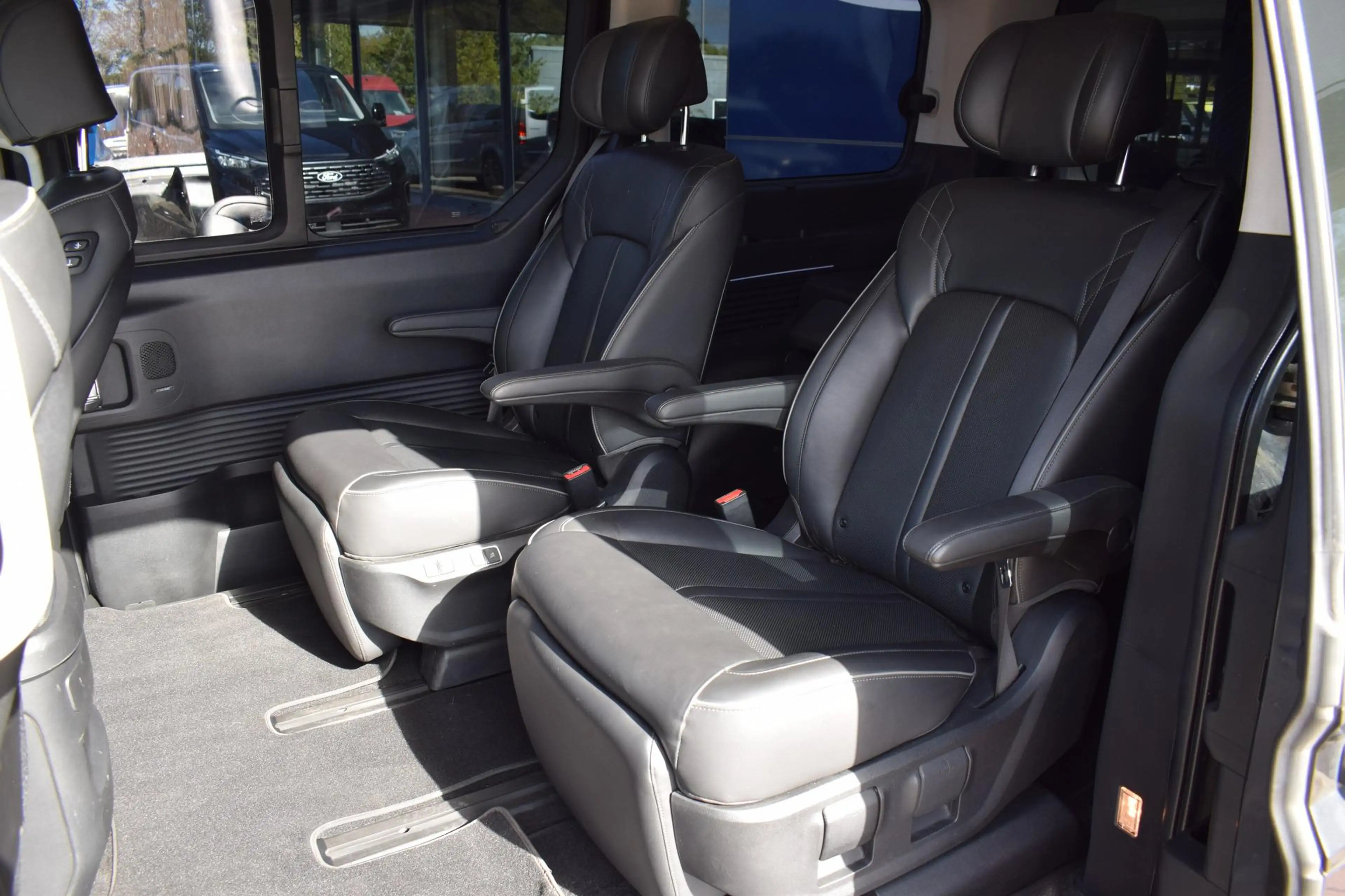 Hyundai STARIA 2.2 CRDi Signature 4WD — photo 18