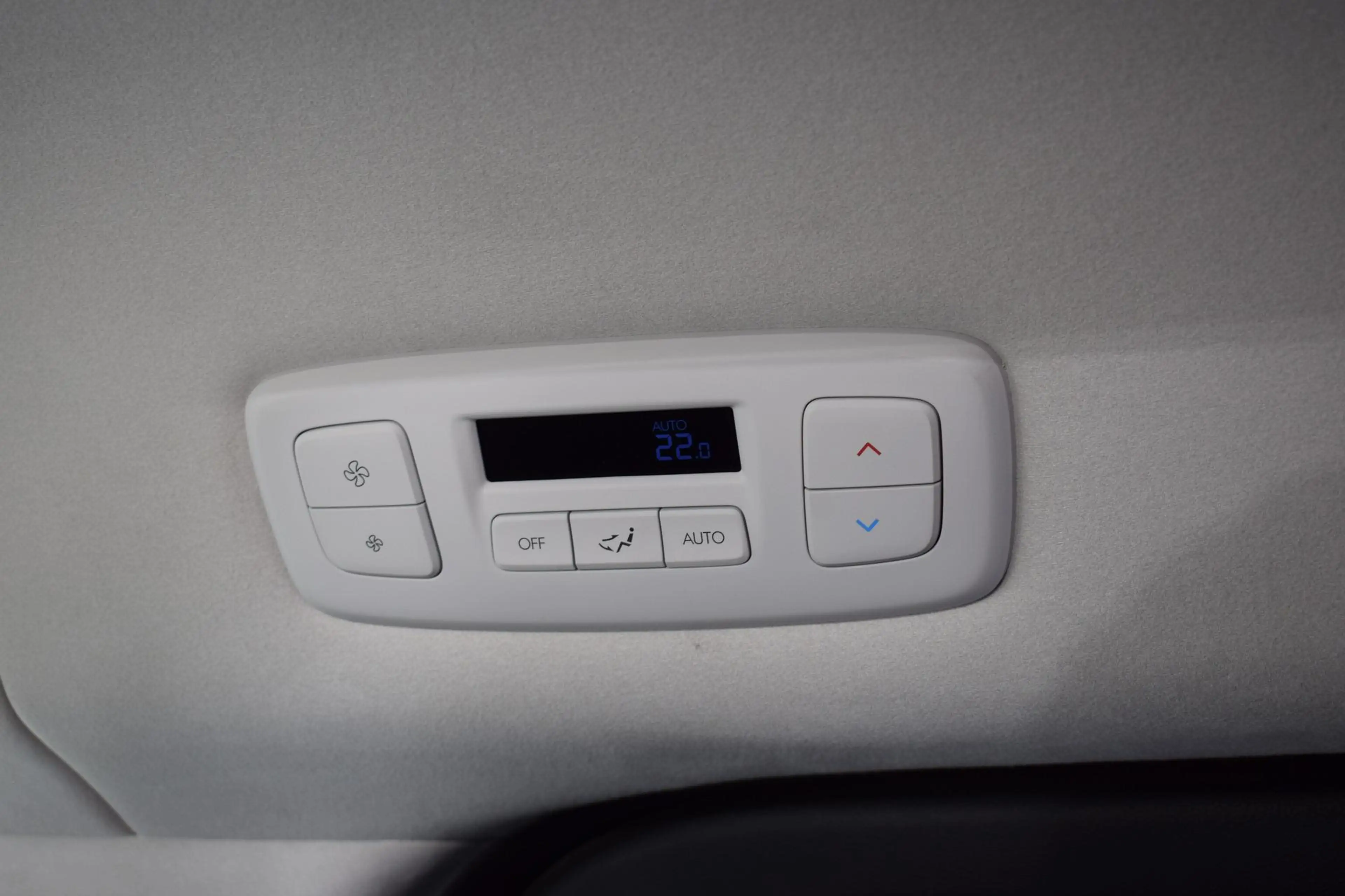 Hyundai STARIA 2.2 CRDi Signature 4WD — photo 17