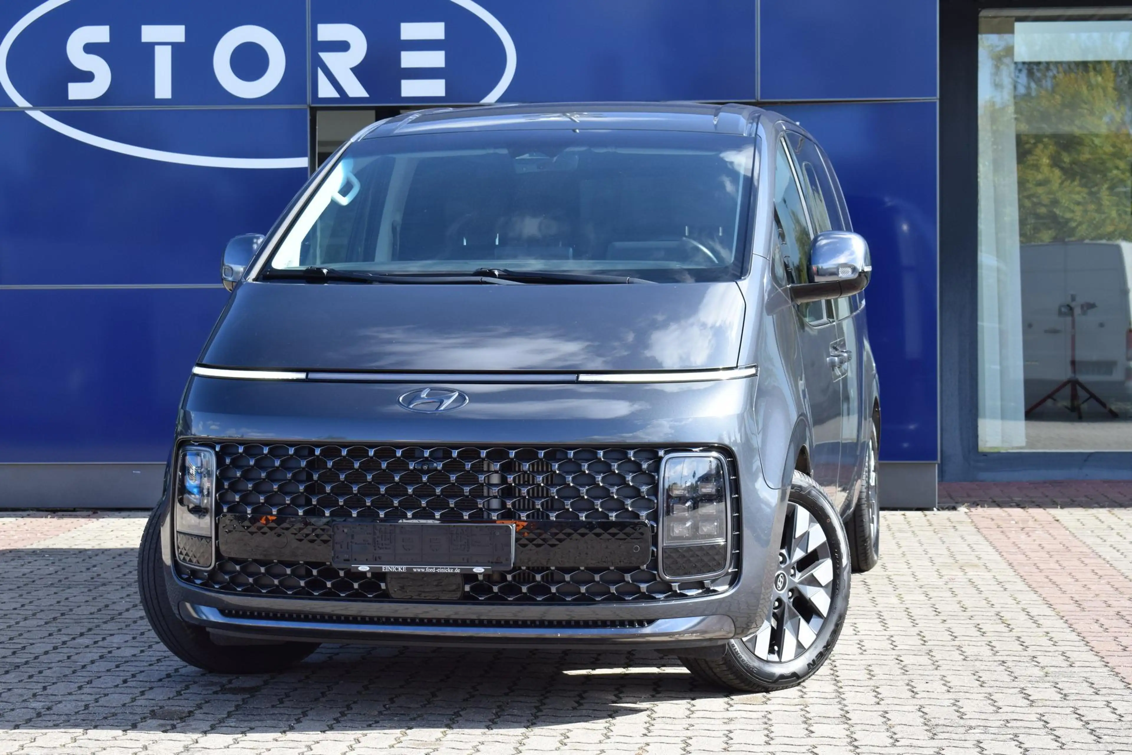 Hyundai STARIA 2.2 CRDi Signature 4WD — photo 4