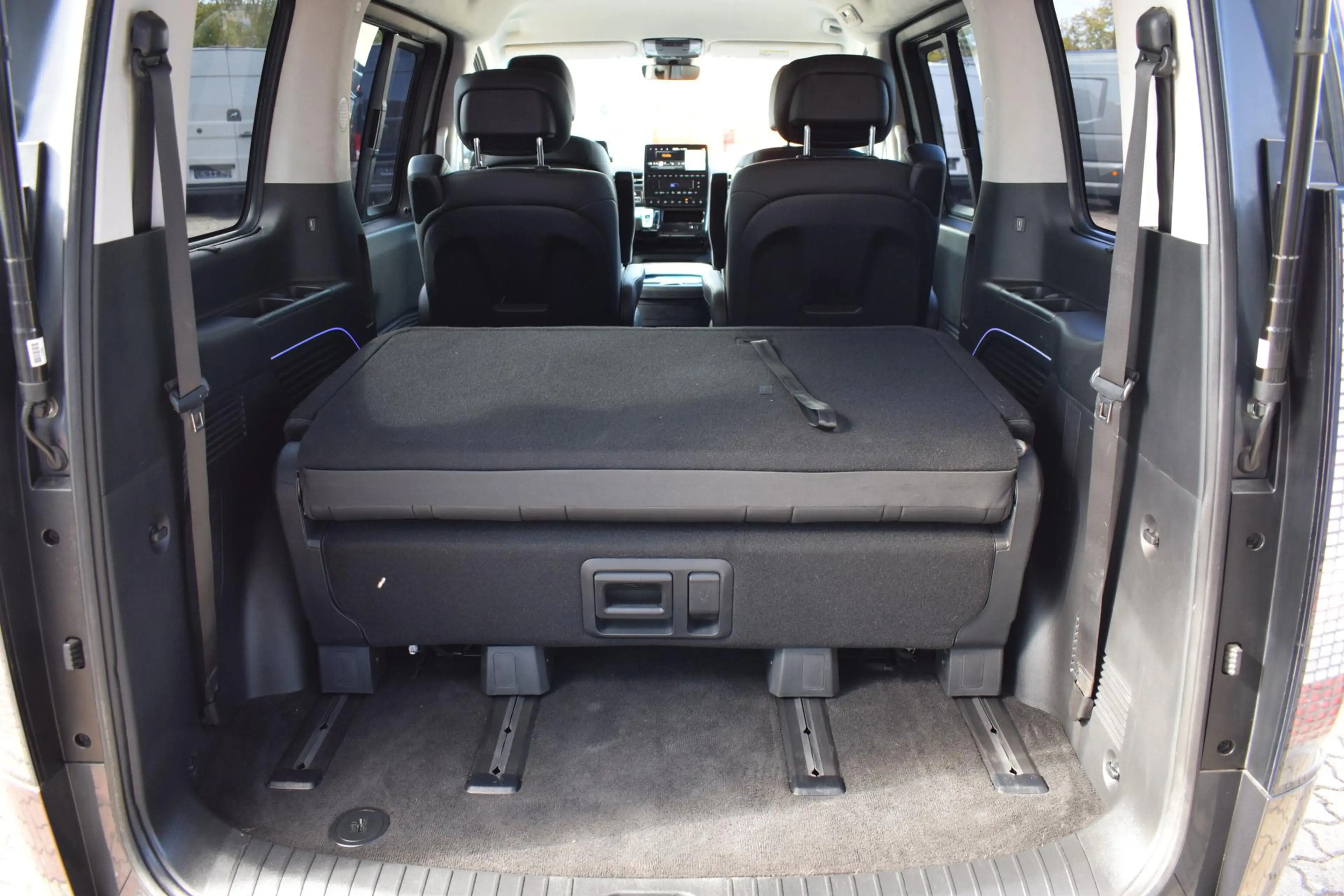 Hyundai STARIA 2.2 CRDi Signature 4WD — photo 21