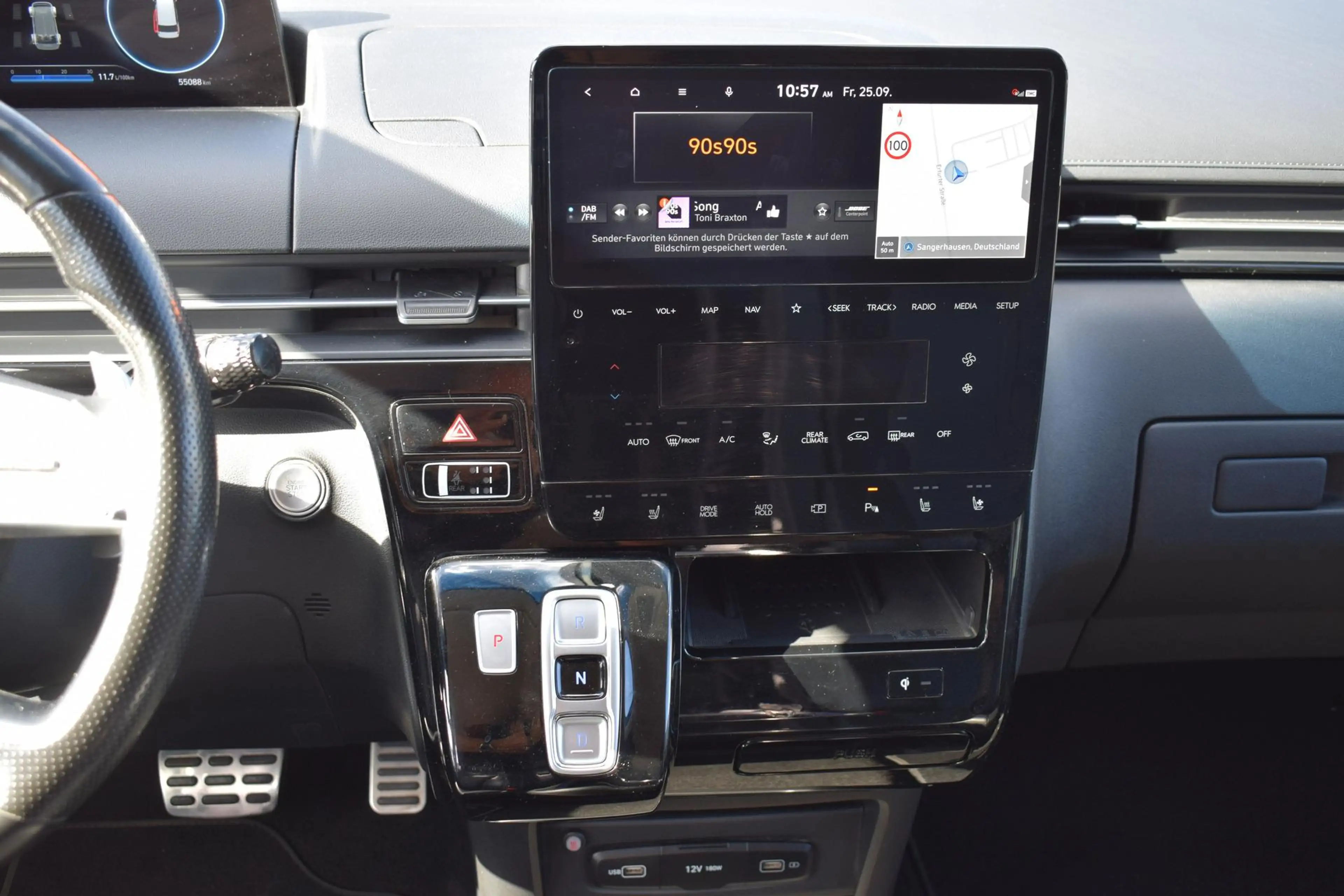 Hyundai STARIA 2.2 CRDi Signature 4WD — photo 13