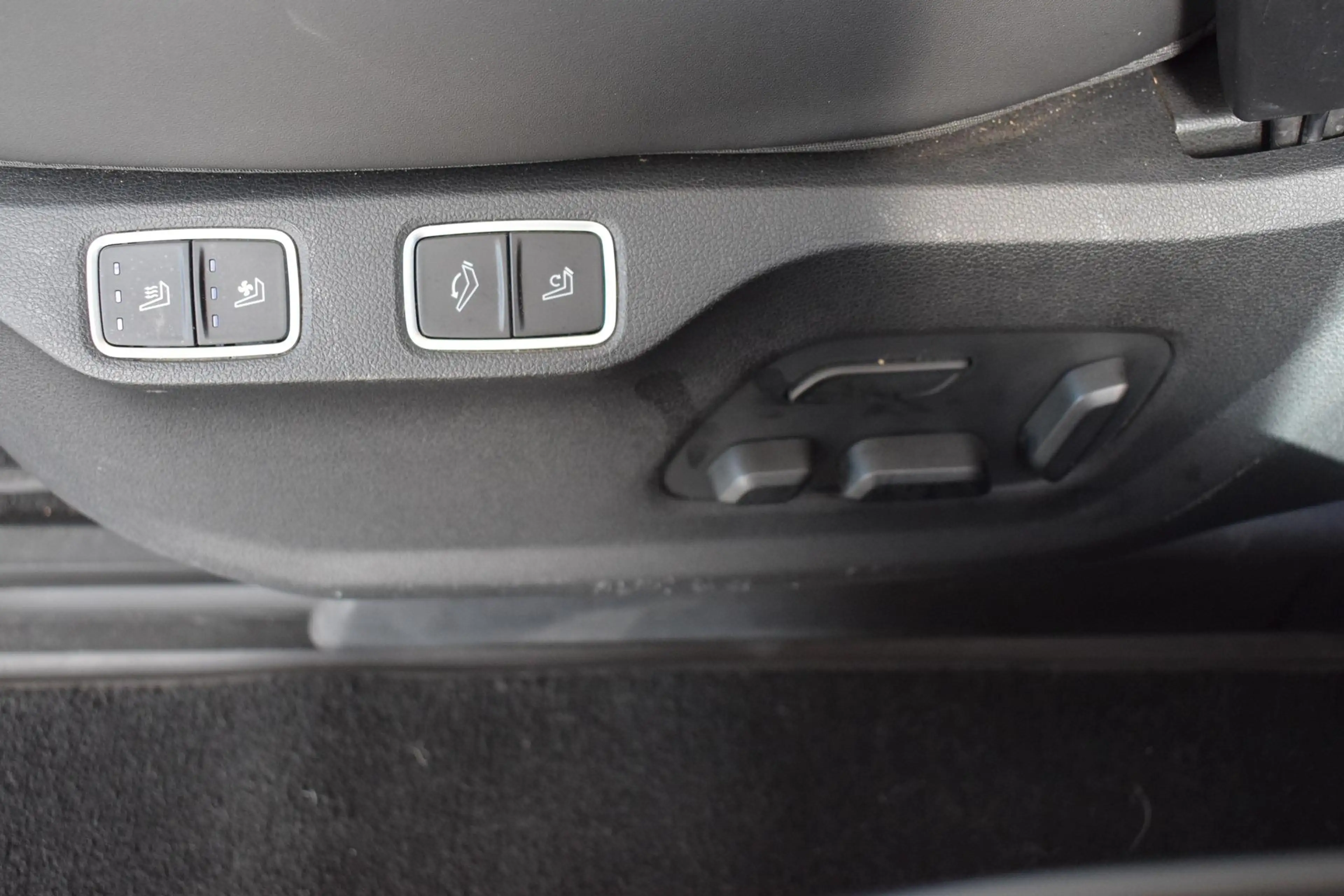 Hyundai STARIA 2.2 CRDi Signature 4WD — photo 19