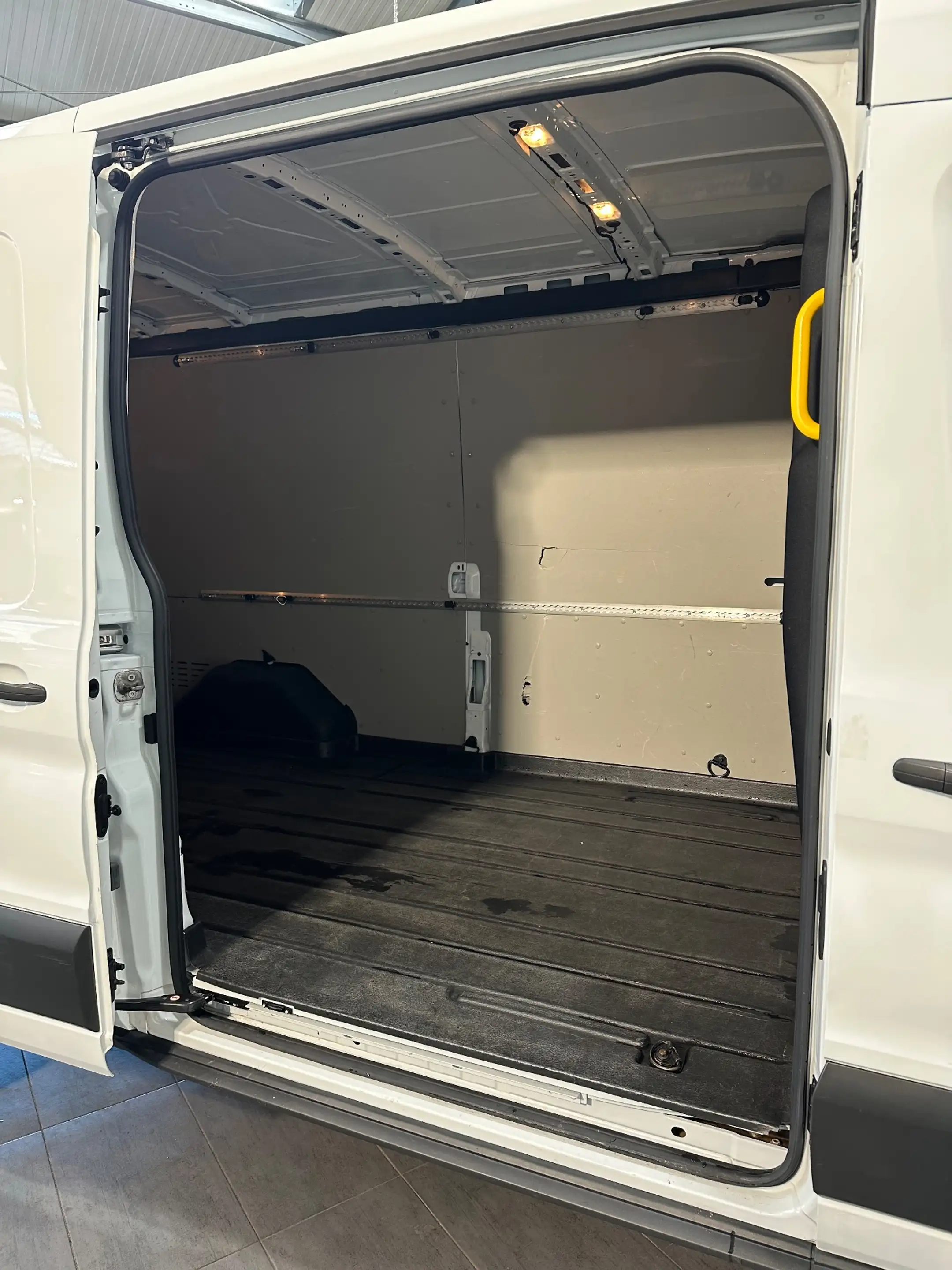 Ford Transit 350 L3H2 2.0 EB Trend KAMERA+PP+TEMPO+SPURHALTE — photo 9