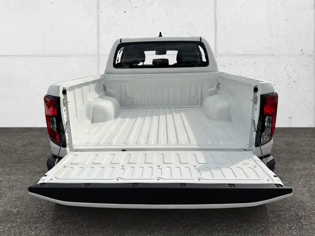 Toyota Hilux DK 2,8 D-4D 4WD /6A.  Mild Hybrid 4t. Ansicht 4