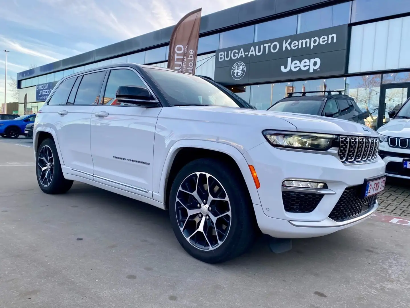 Jeep Grand Cherokee Summit Blanc - 1